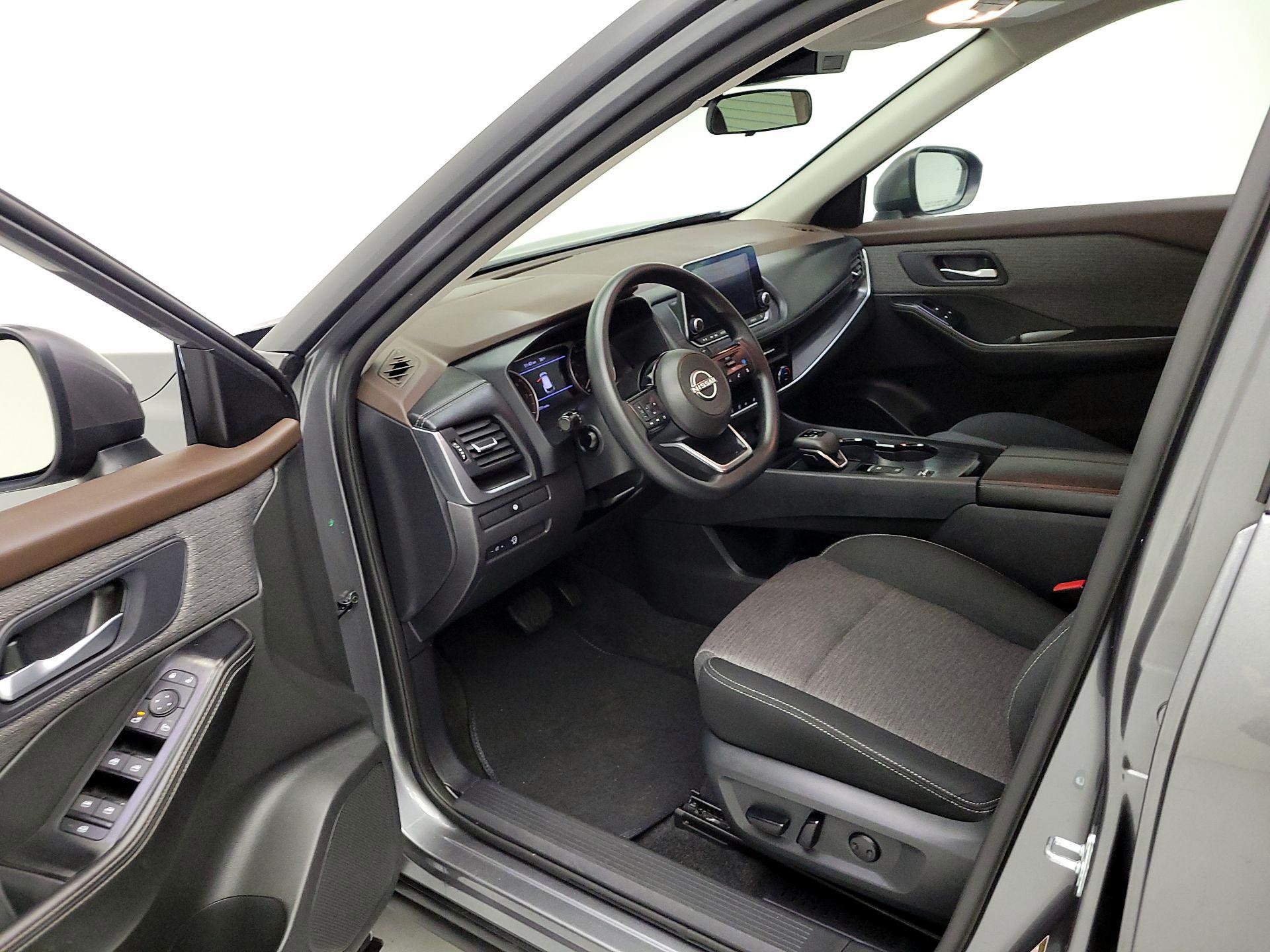 Thumbnail: 2023 Nissan Rogue - 11