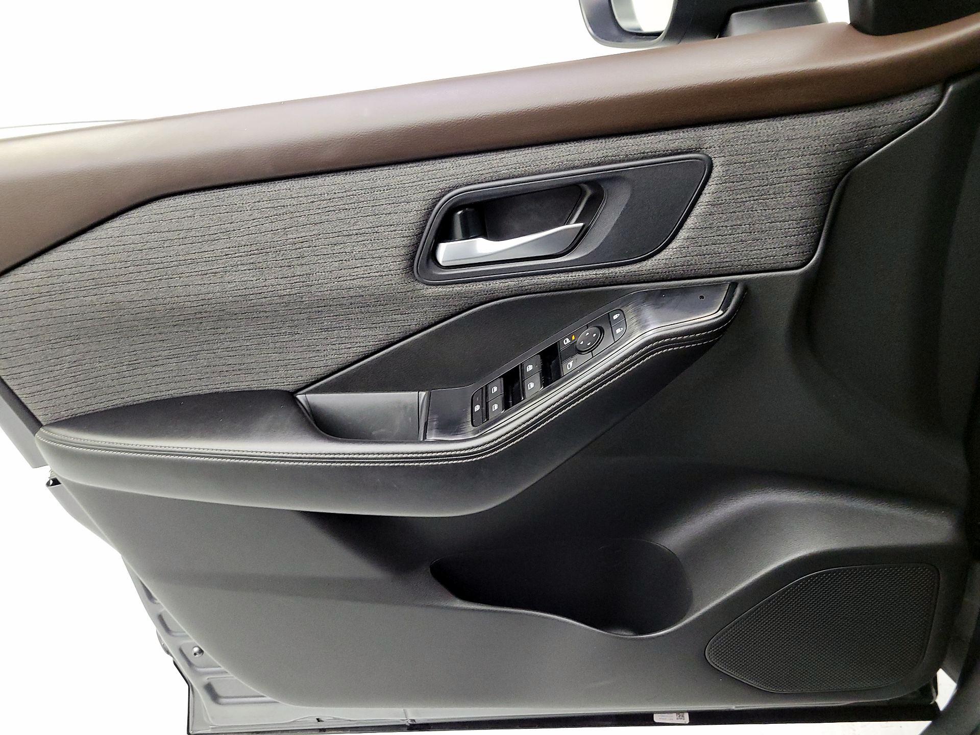 Thumbnail: 2023 Nissan Rogue - 12