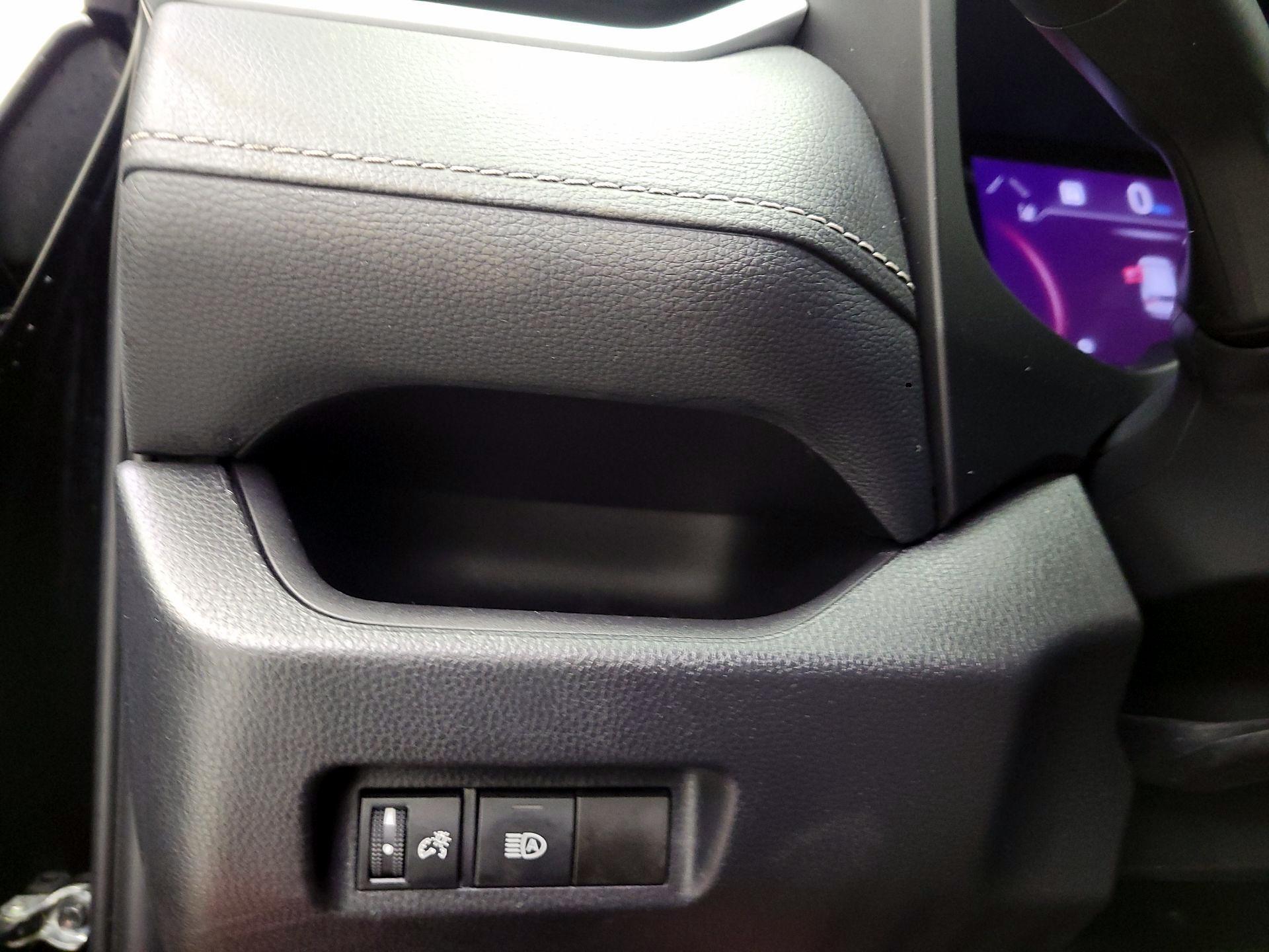 Thumbnail: 2024 Toyota RAV4 - 11