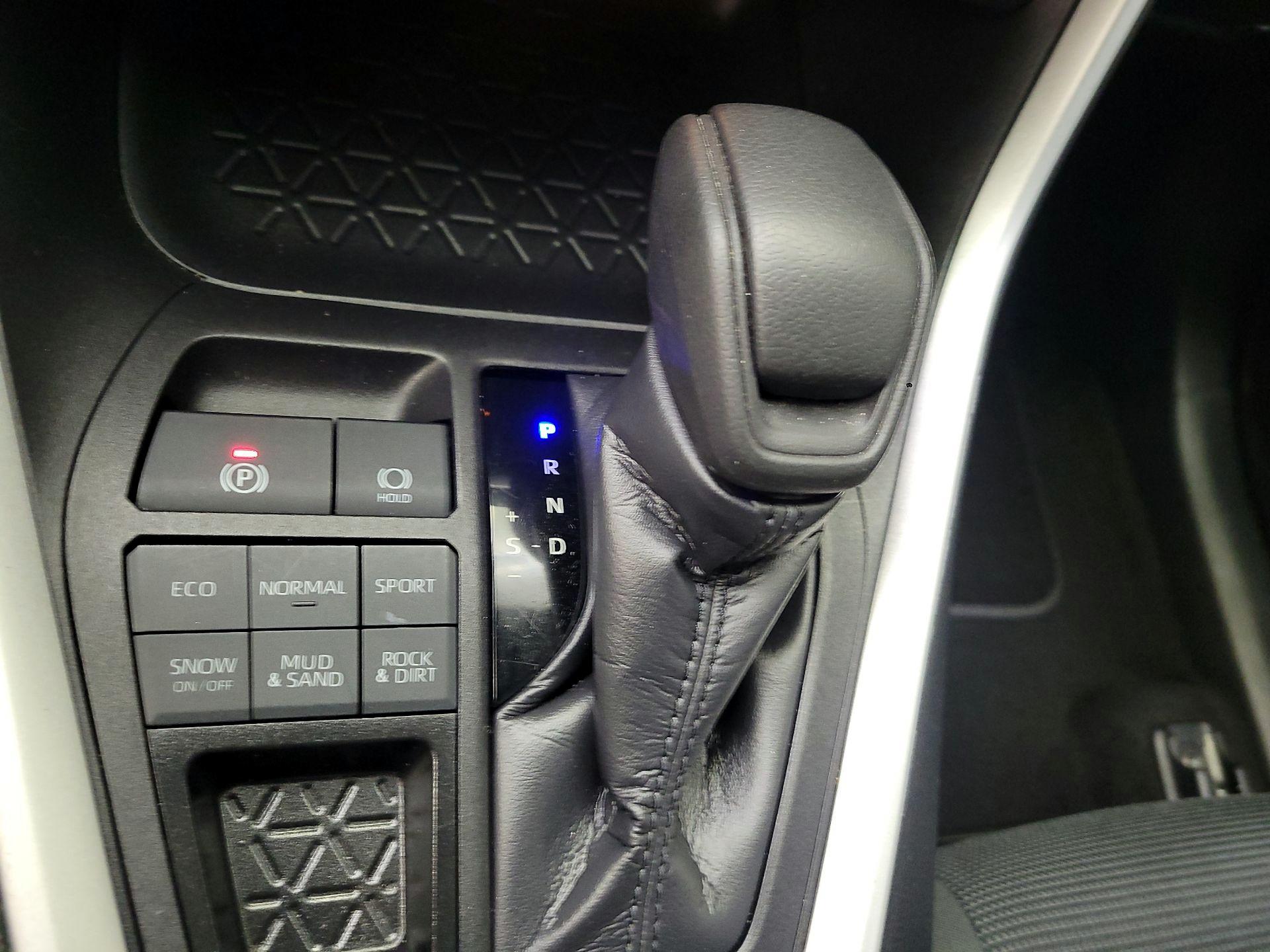 Thumbnail: 2024 Toyota RAV4 - 15