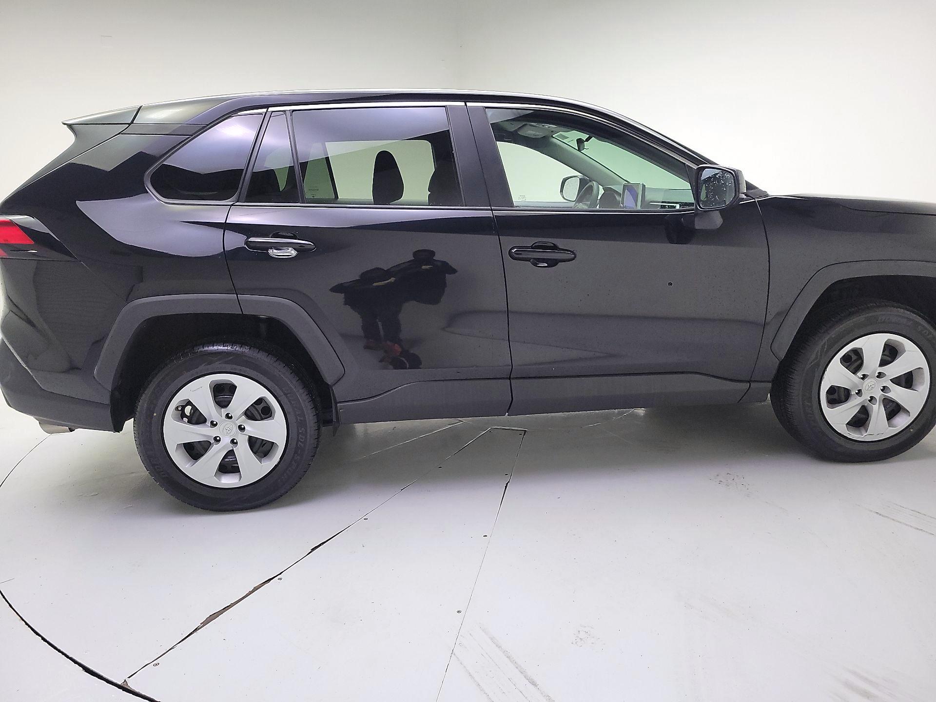 Thumbnail: 2024 Toyota RAV4 - 4