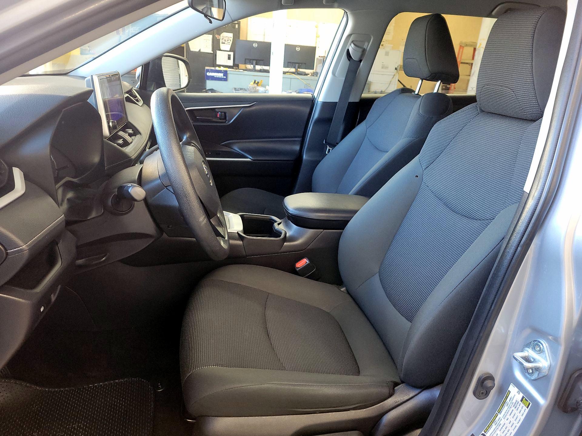 Thumbnail: 2024 Toyota RAV4 - 9