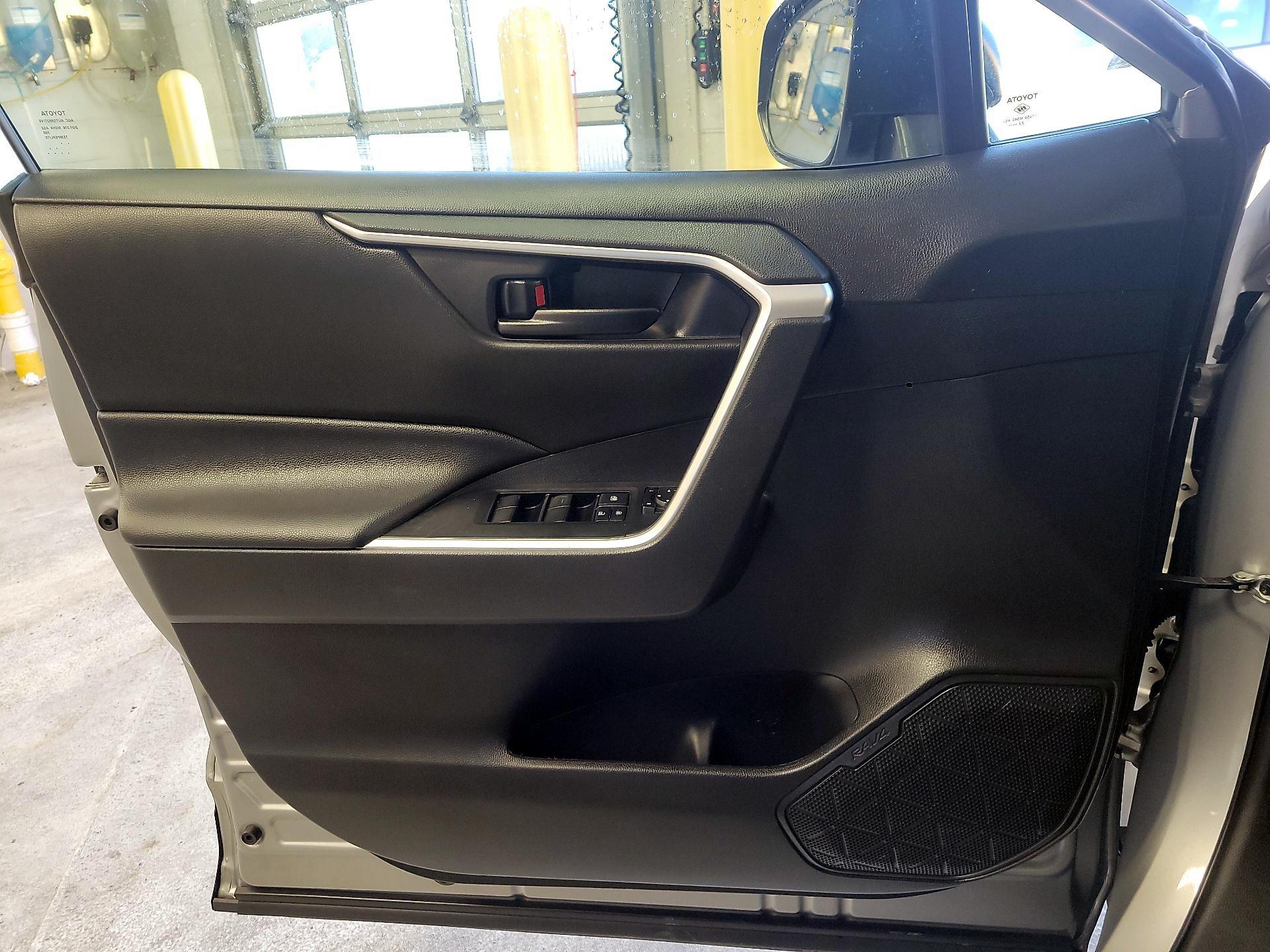 Thumbnail: 2024 Toyota RAV4 - 10