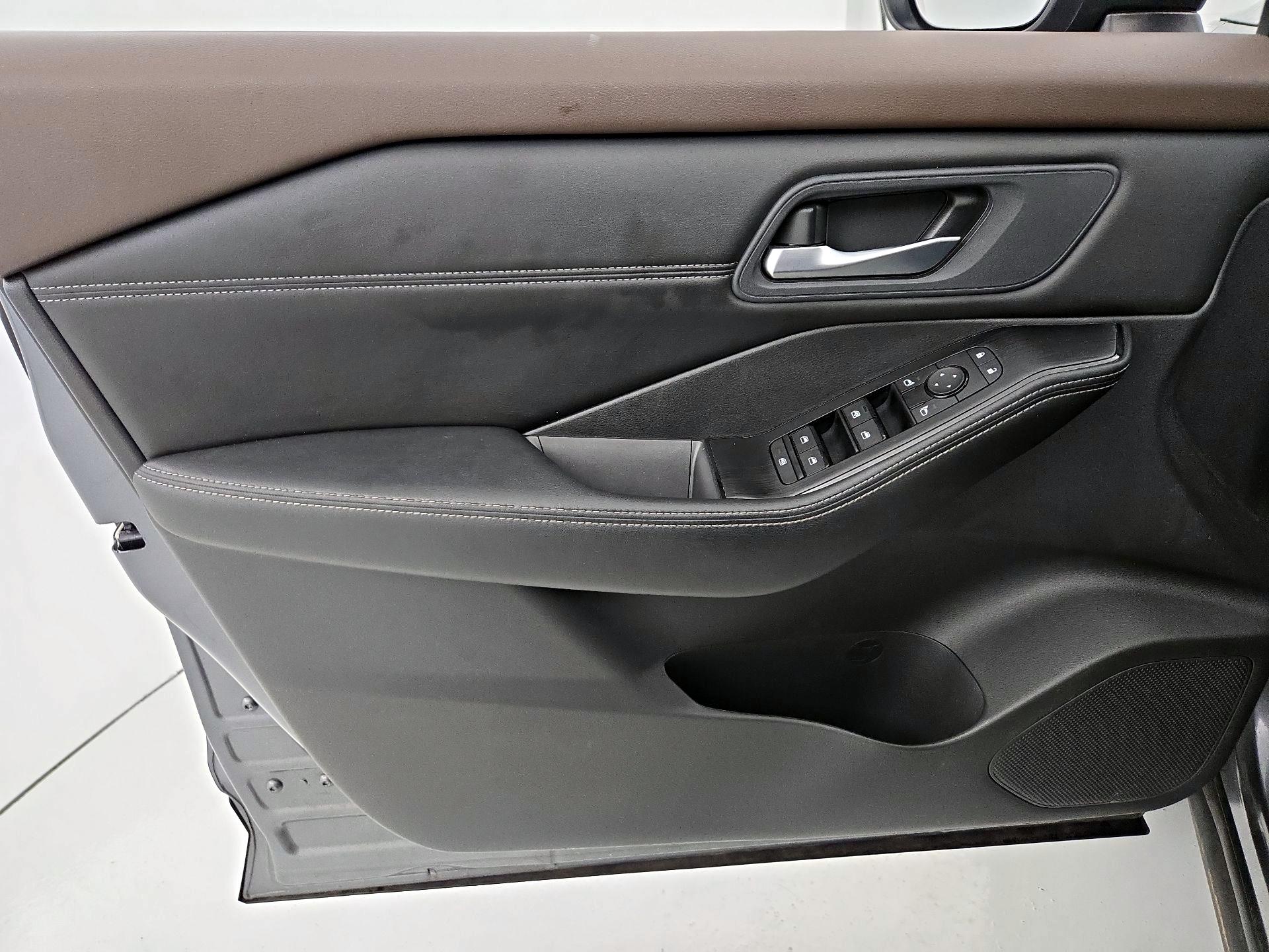 Thumbnail: 2023 Nissan Rogue - 12