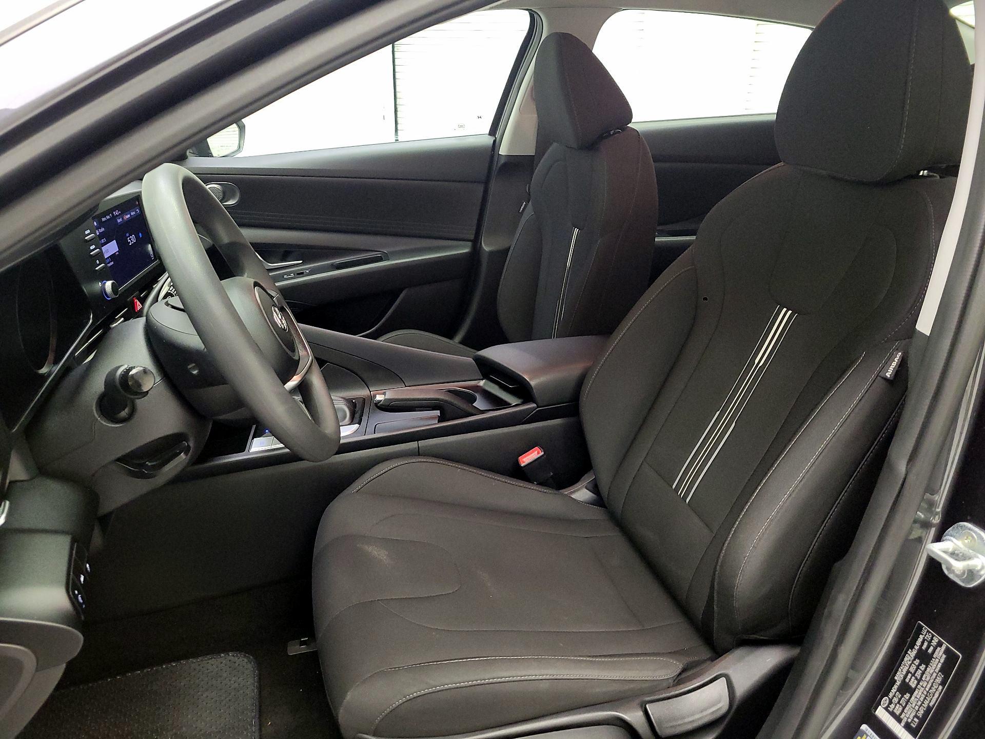 Thumbnail: 2022 Hyundai Elantra - 9