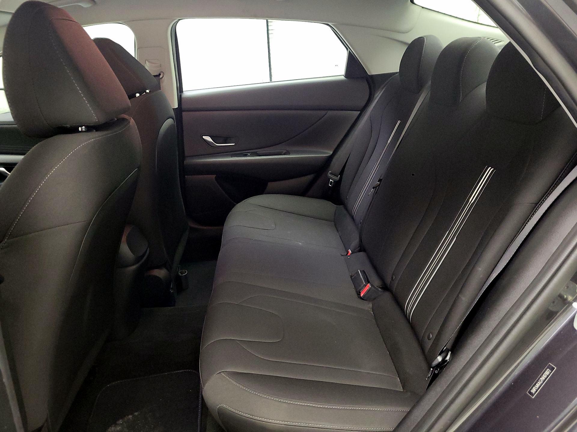 Thumbnail: 2022 Hyundai Elantra - 16