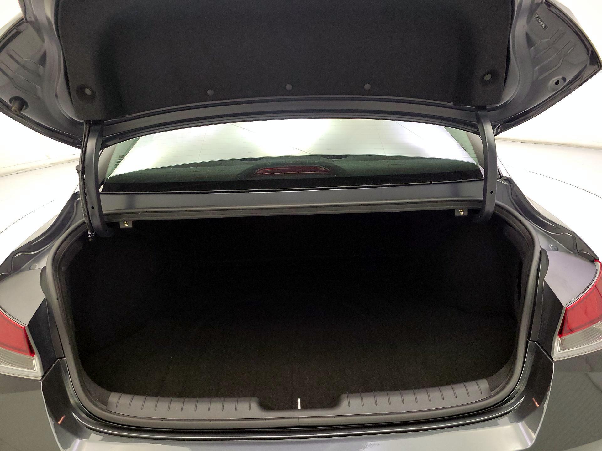 Thumbnail: 2022 Hyundai Elantra - 17