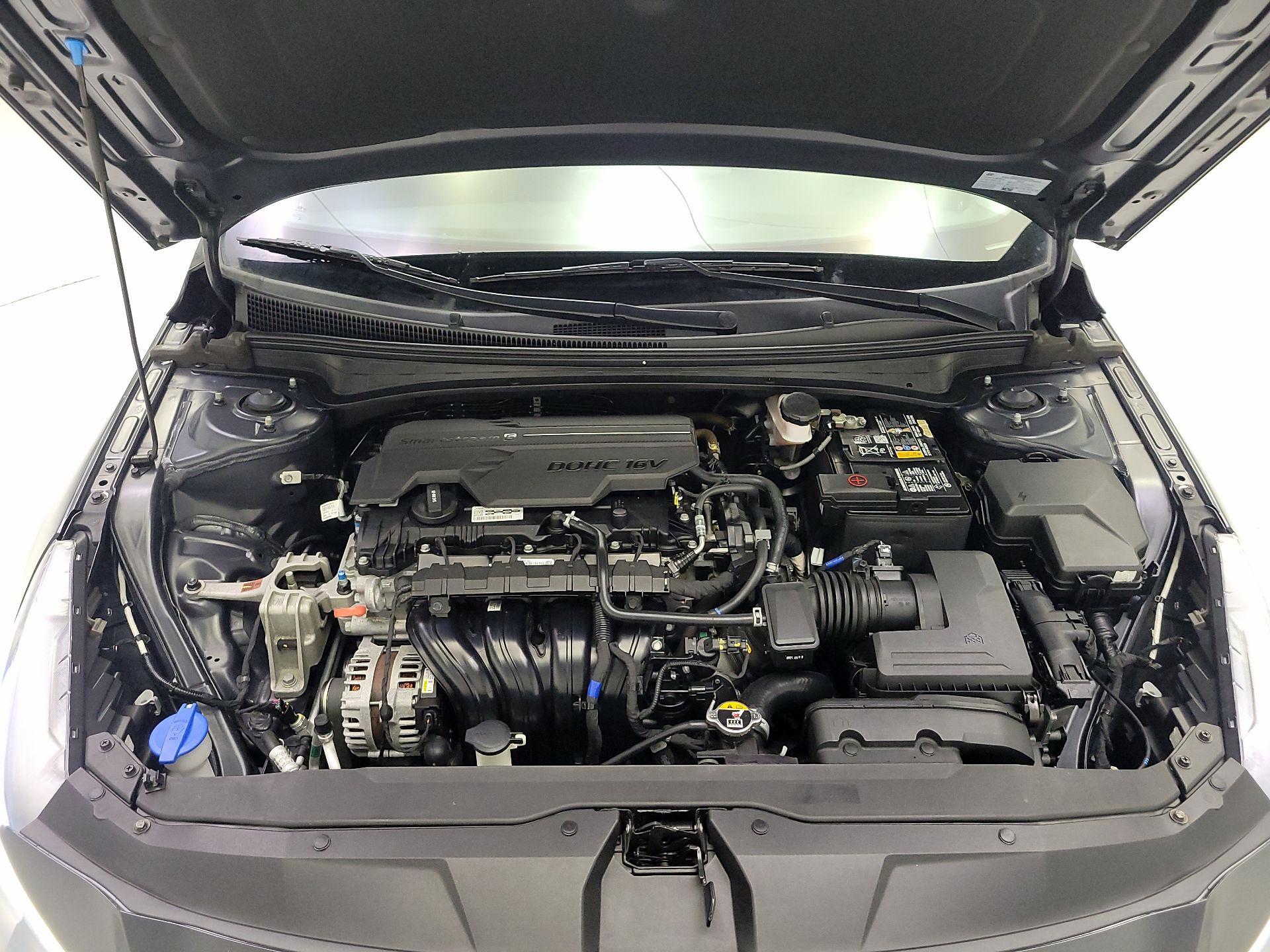 Thumbnail: 2022 Hyundai Elantra - 18