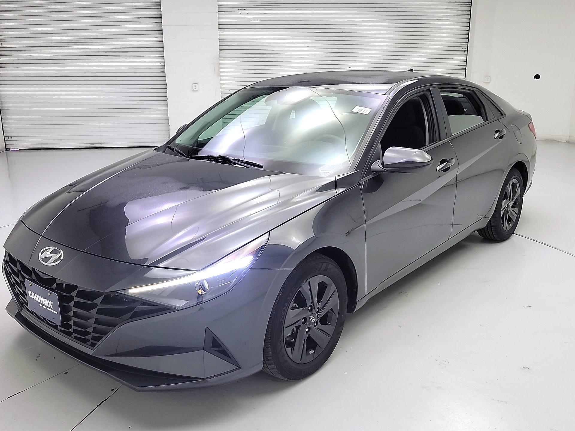 Thumbnail: 2022 Hyundai Elantra - 3