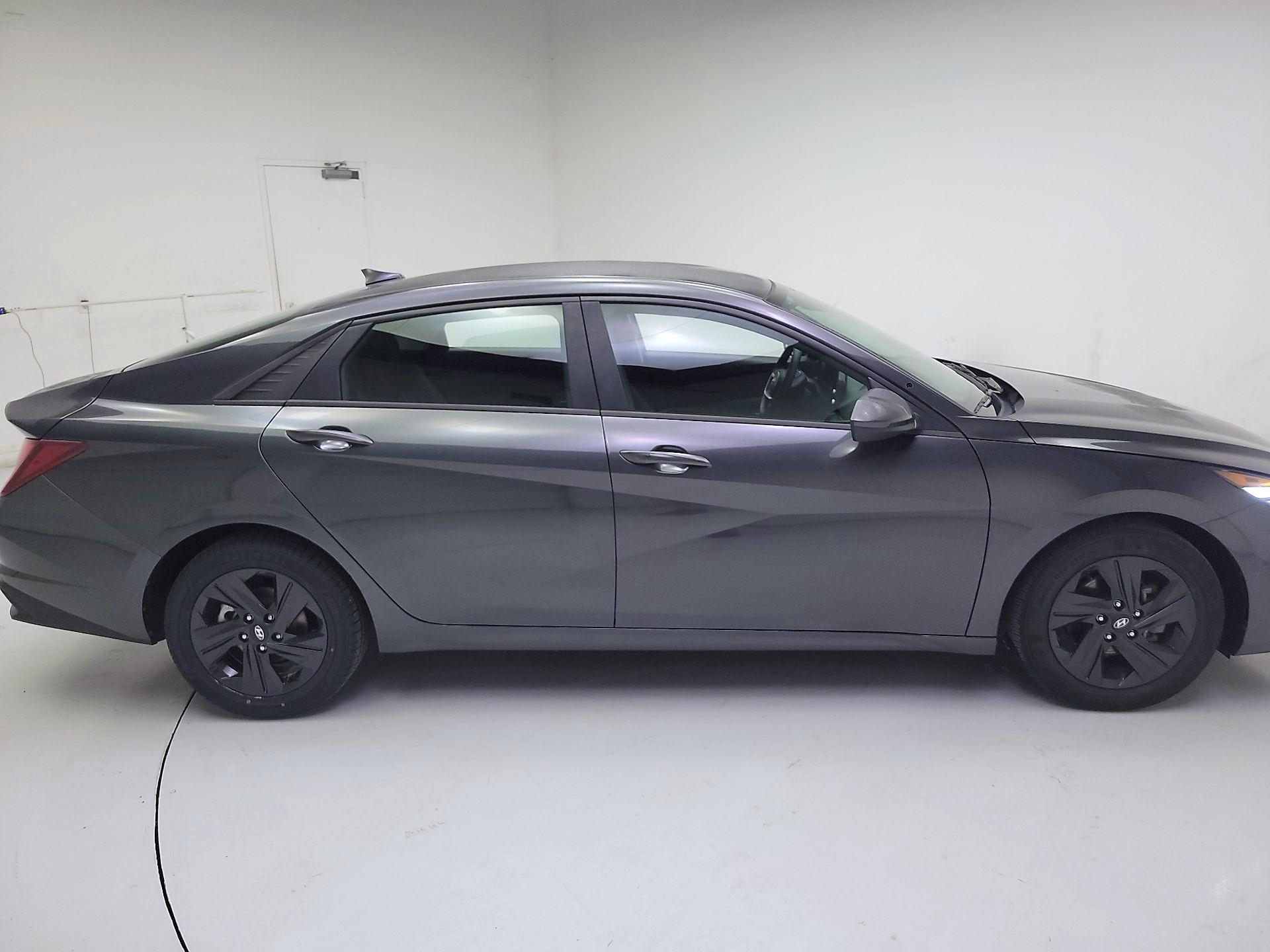 Thumbnail: 2022 Hyundai Elantra - 4