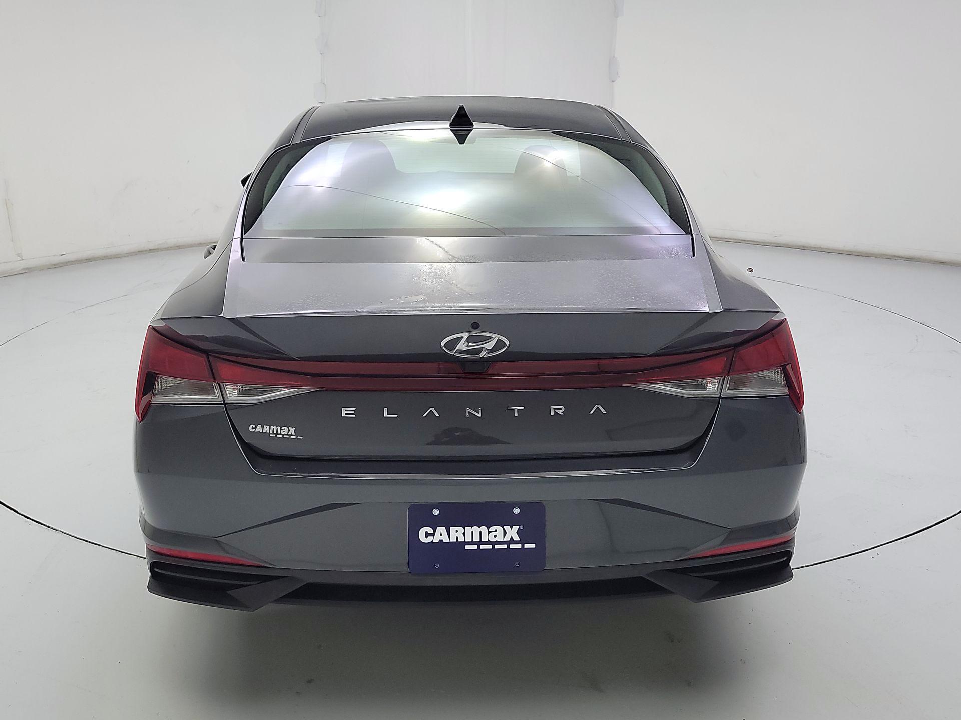 Thumbnail: 2022 Hyundai Elantra - 6