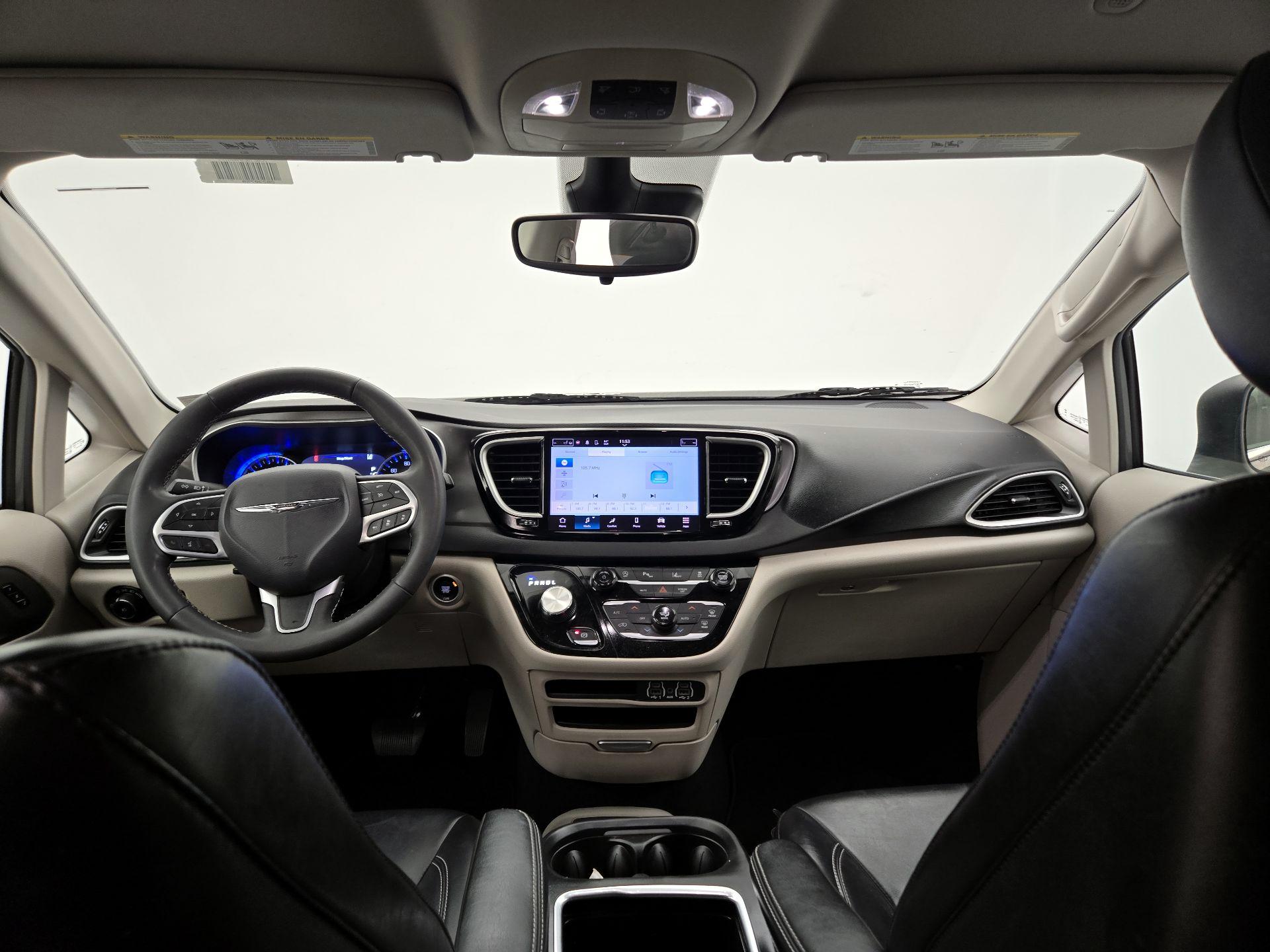 Thumbnail: 2023 Chrysler Pacifica - 9