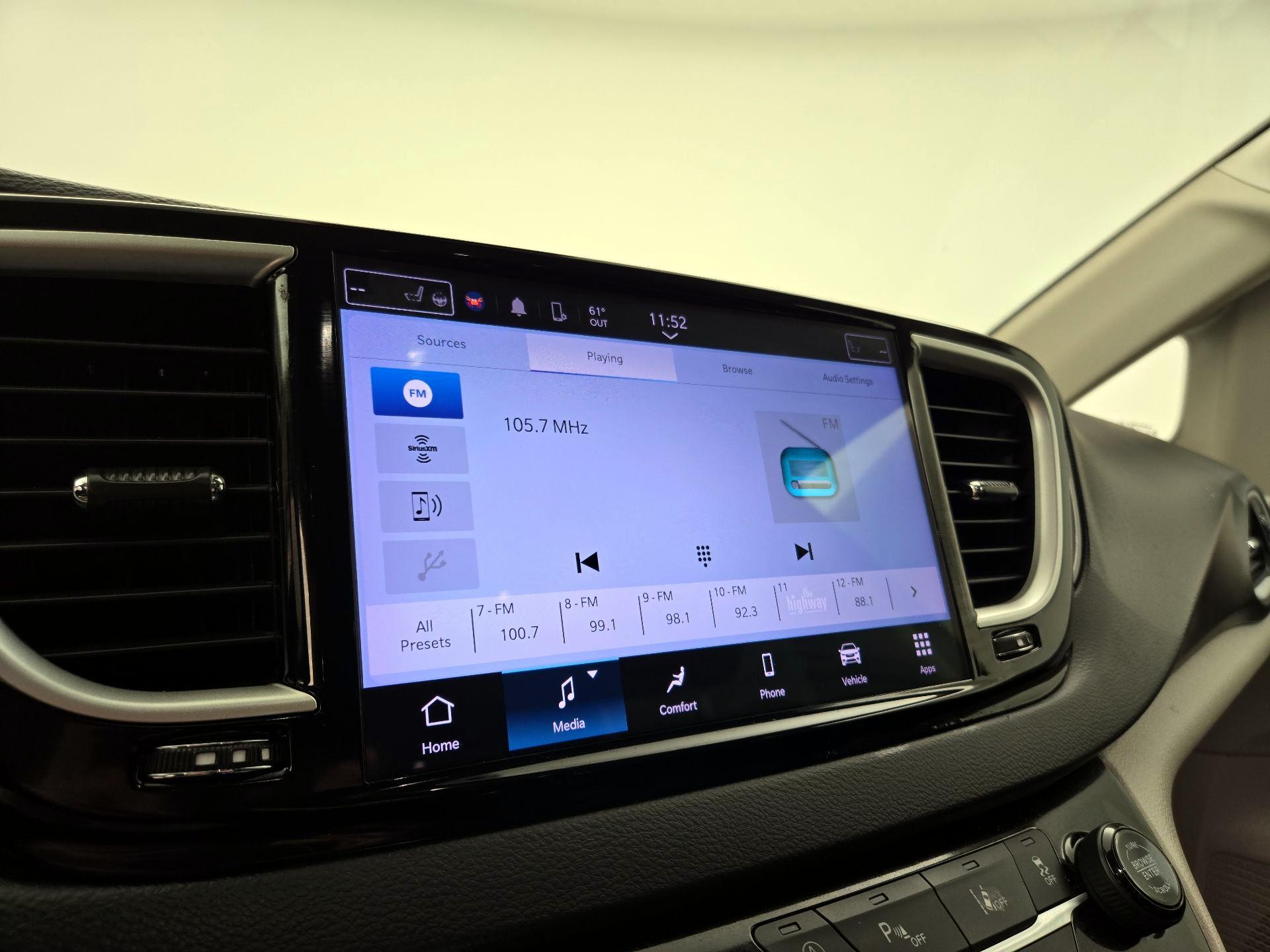 Thumbnail: 2023 Chrysler Pacifica - 15