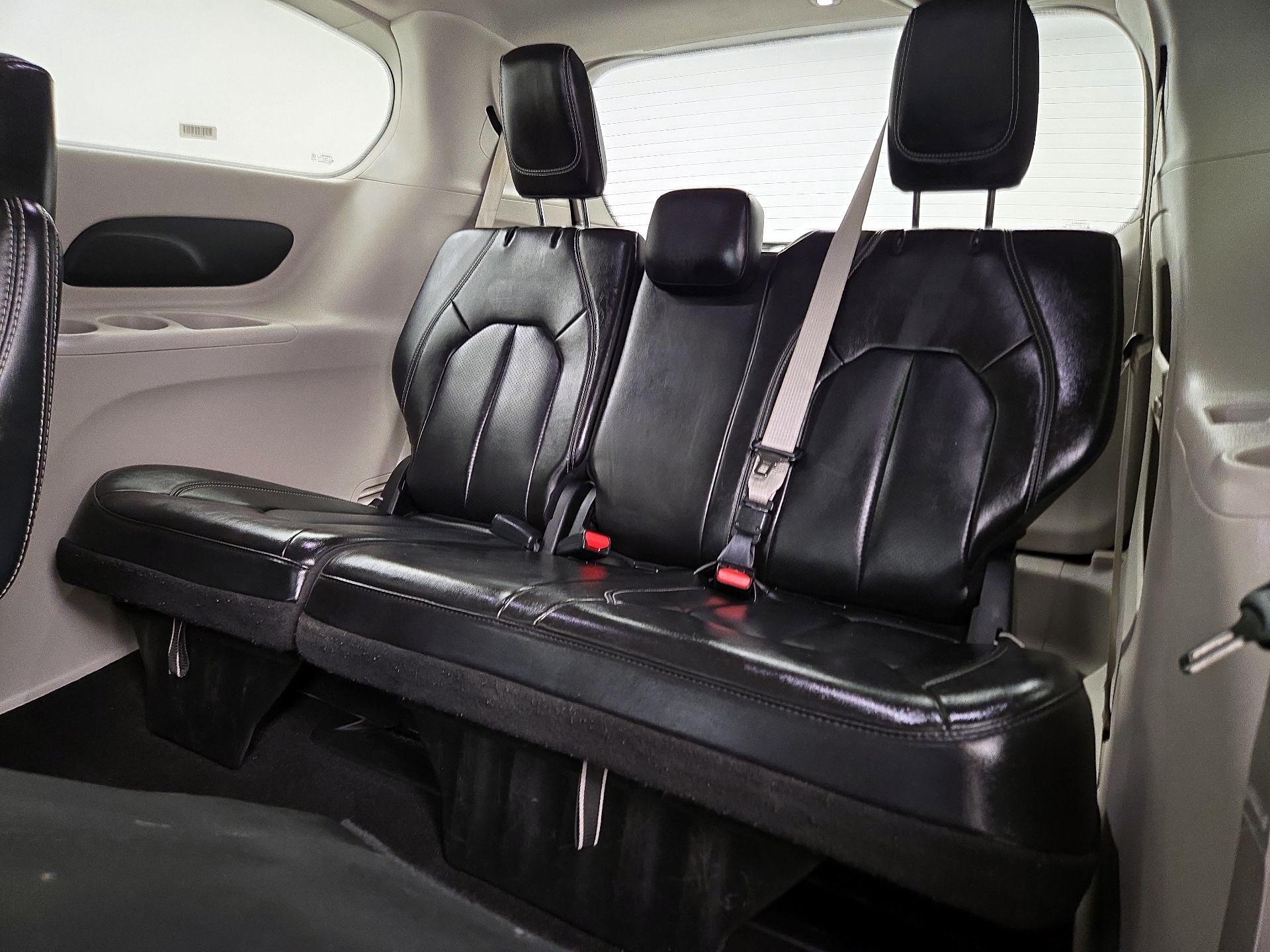 Thumbnail: 2023 Chrysler Pacifica - 20