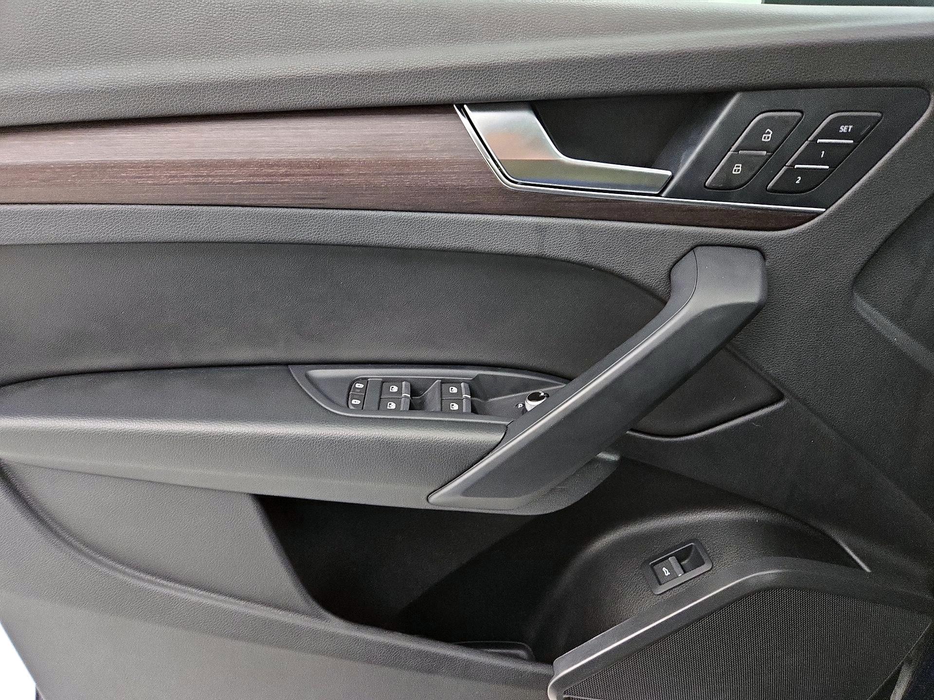 Thumbnail: 2021 Audi Q5 - 12