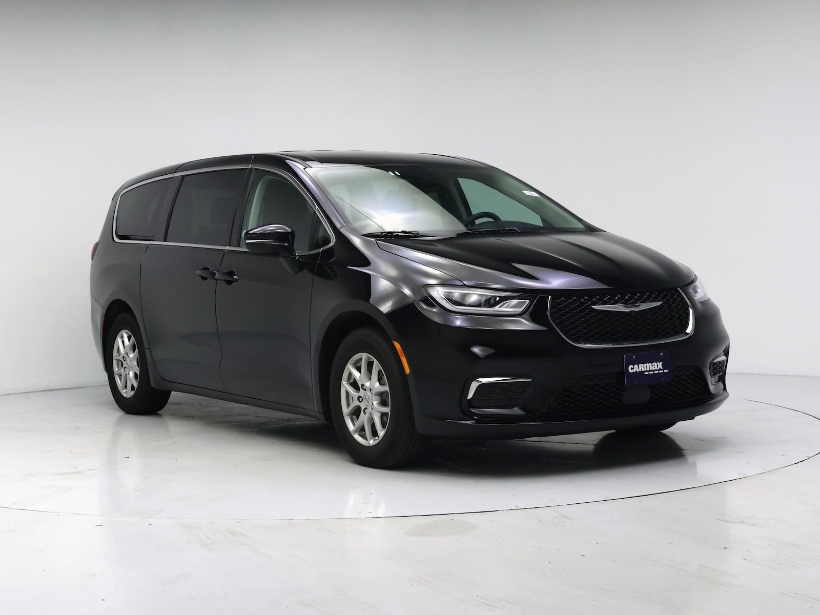 2024 Chrysler Pacifica Touring L - Photo 2