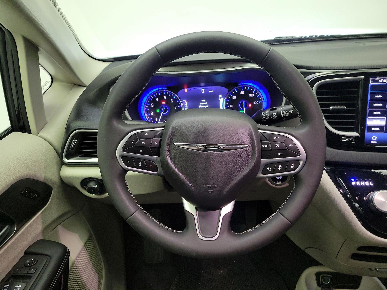 2024 Chrysler Pacifica Touring L - Photo 11