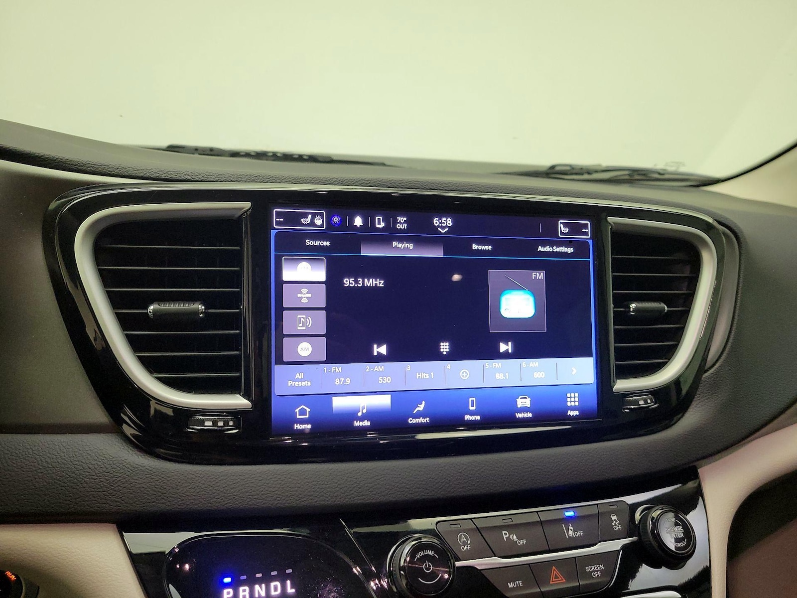 2024 Chrysler Pacifica Touring L - Photo 16