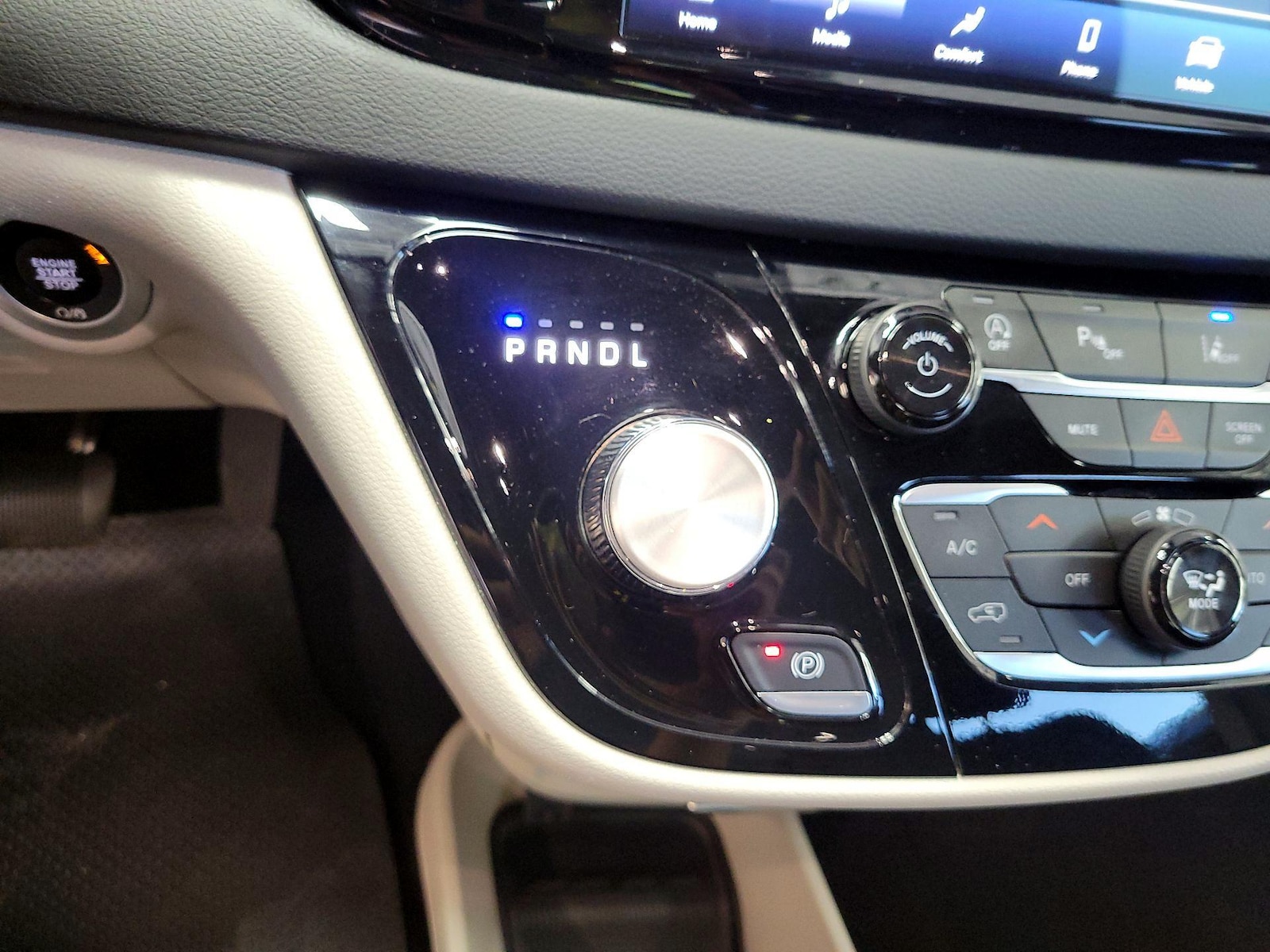2024 Chrysler Pacifica Touring L - Photo 18
