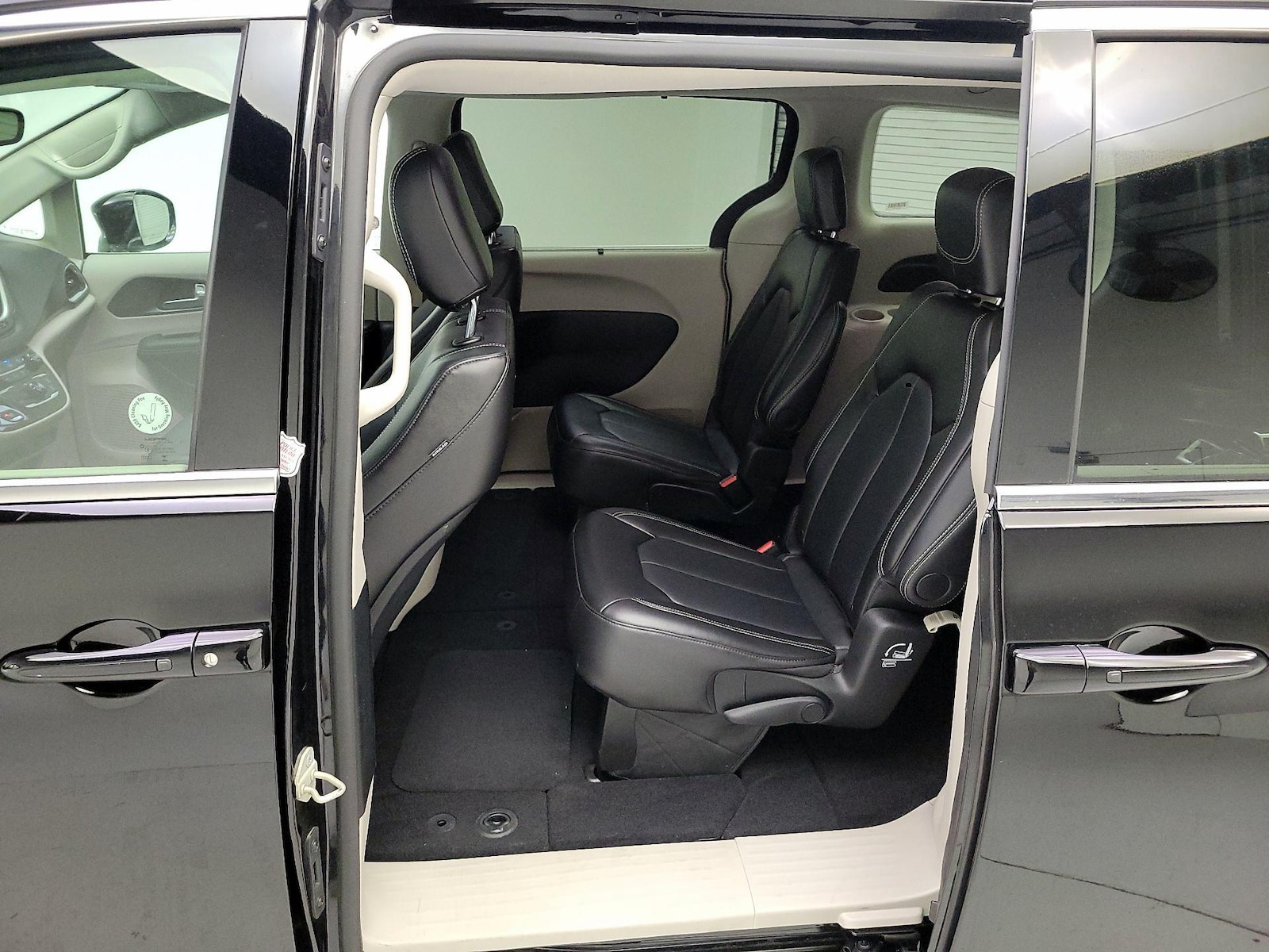 2024 Chrysler Pacifica Touring L - Photo 20