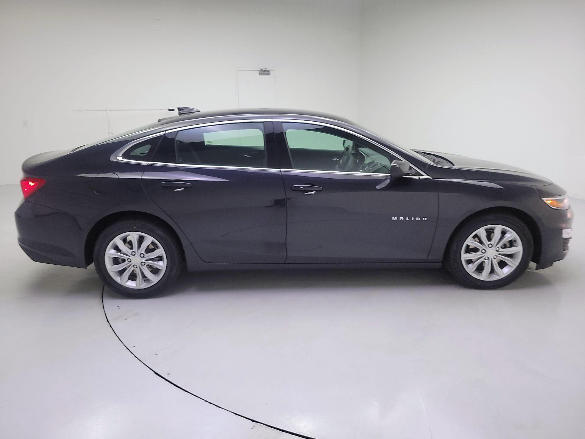Thumbnail: 2023 Chevrolet Malibu - 4