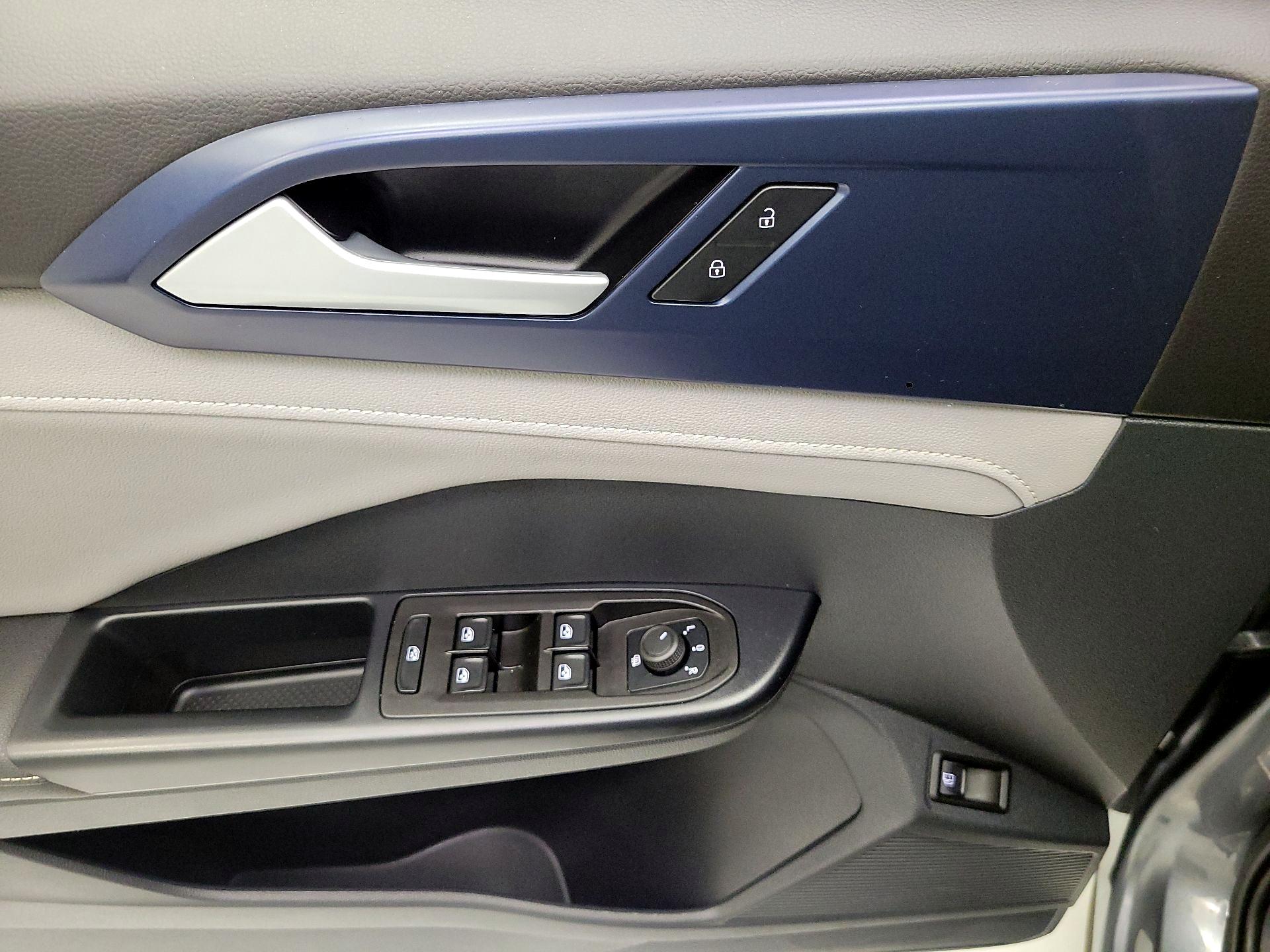 Thumbnail: 2024 Volkswagen Taos - 10