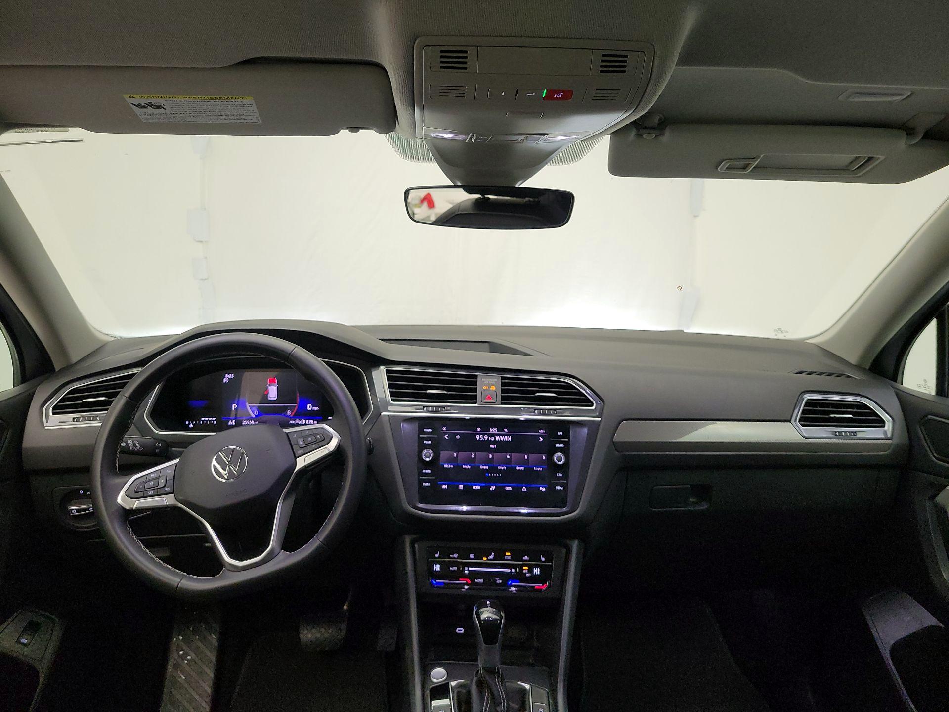 Thumbnail: 2024 Volkswagen Tiguan - 9