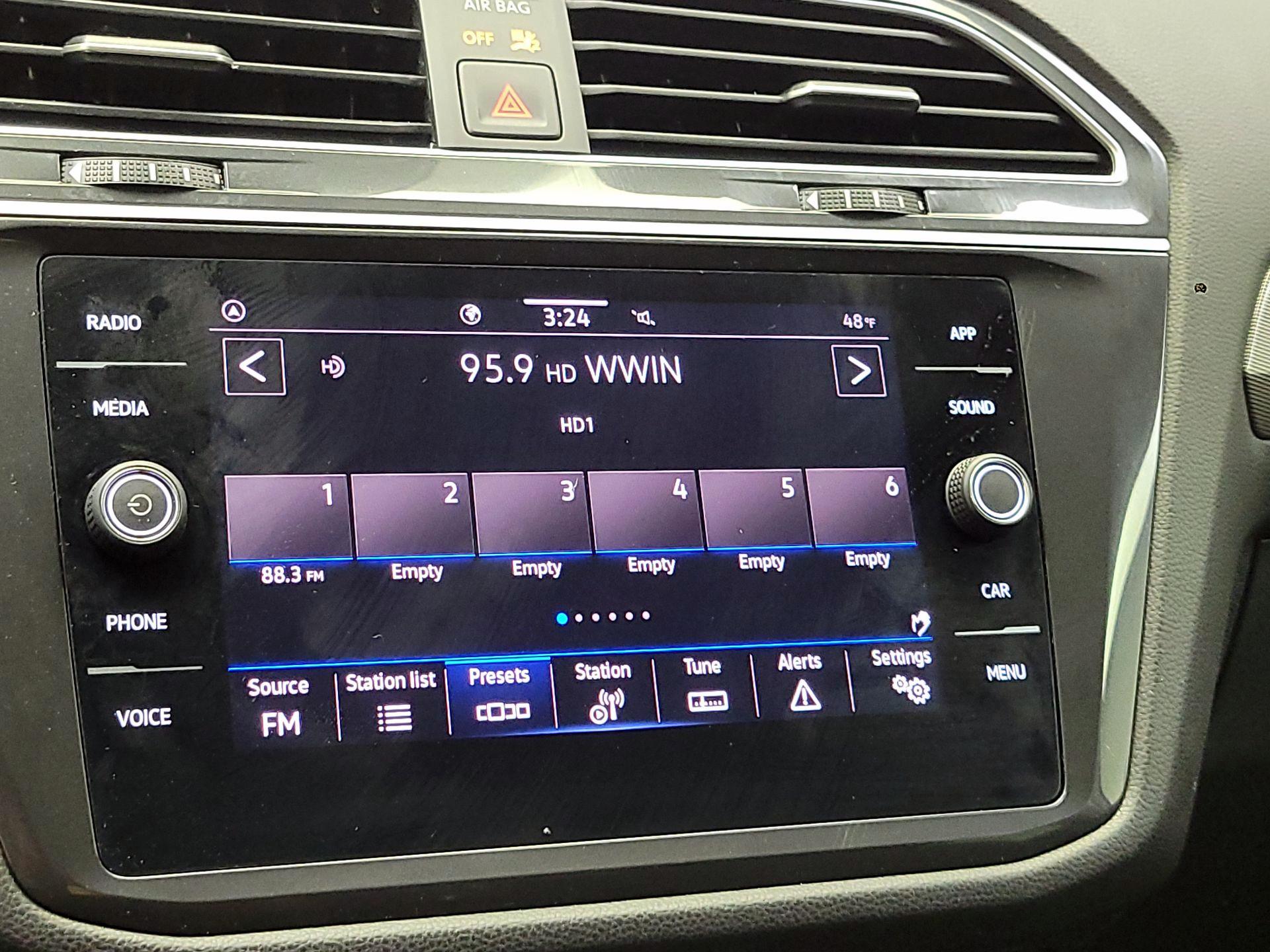 Thumbnail: 2024 Volkswagen Tiguan - 15