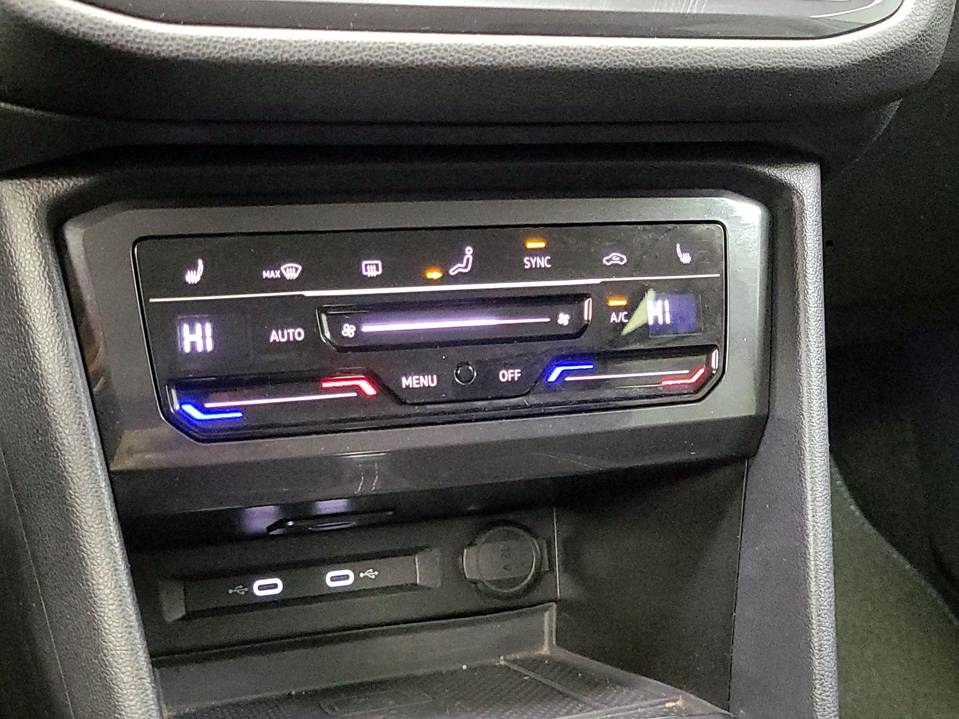 Thumbnail: 2024 Volkswagen Tiguan - 16