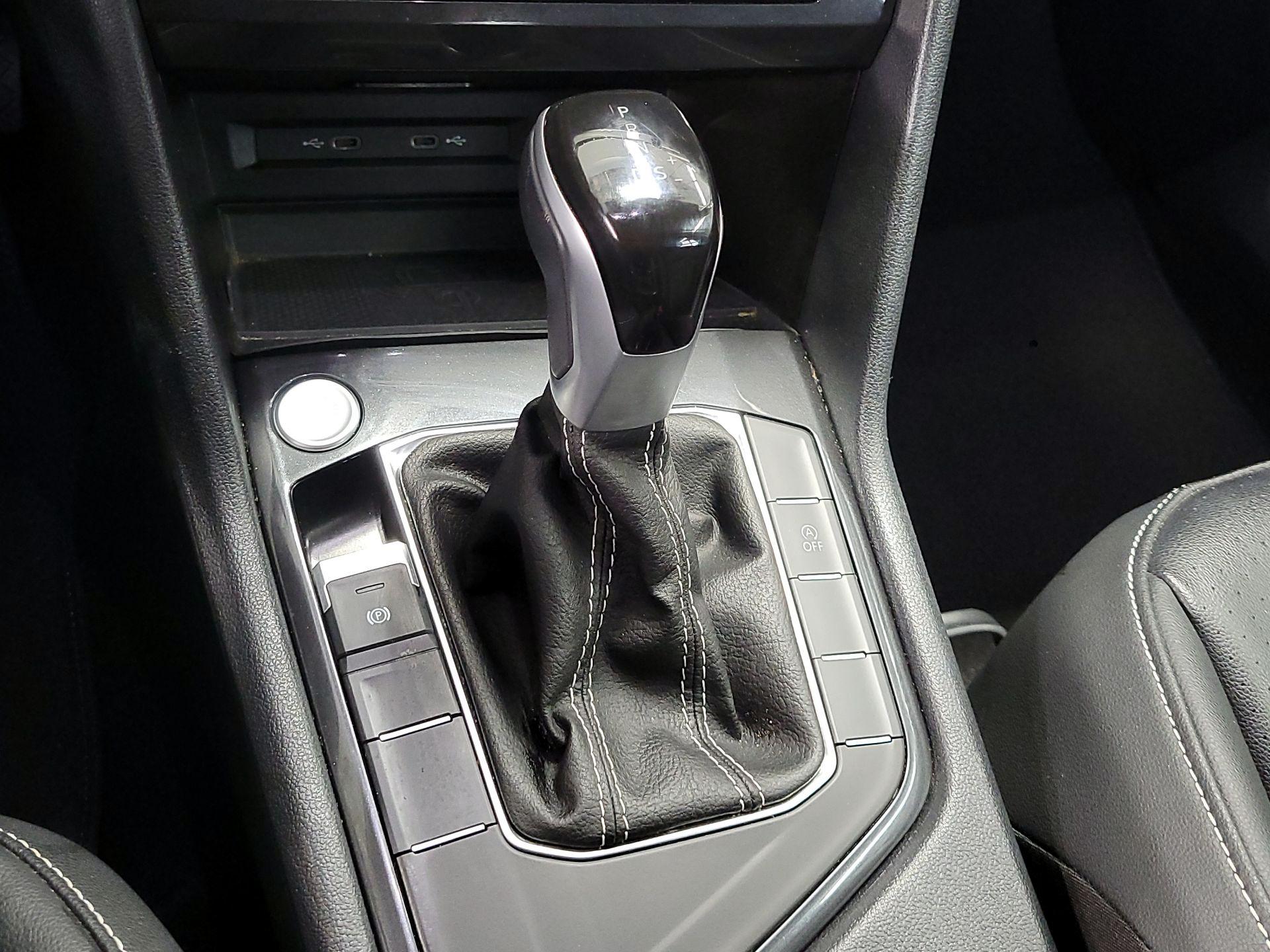 Thumbnail: 2024 Volkswagen Tiguan - 17