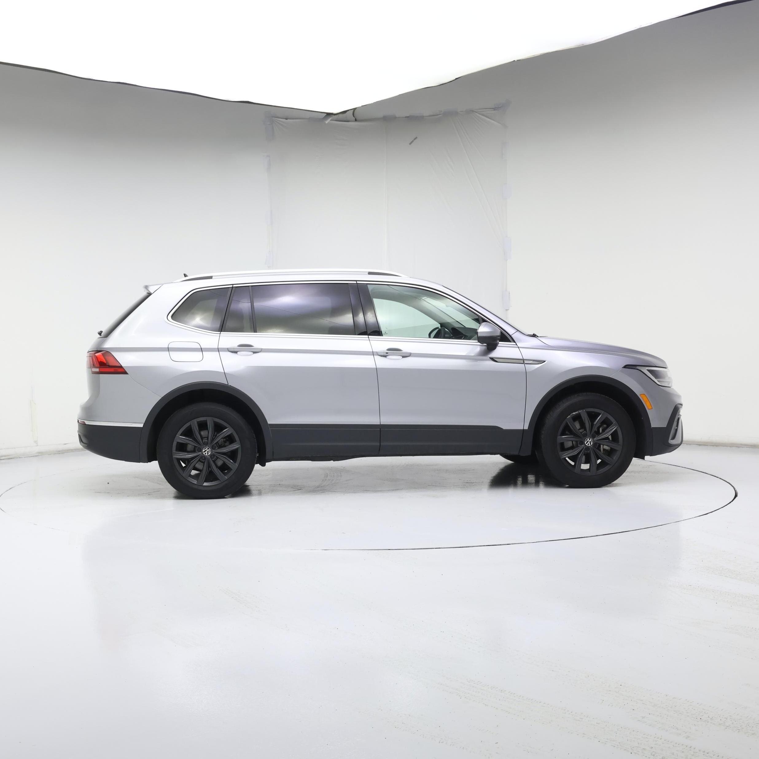 Thumbnail: 2024 Volkswagen Tiguan - 7