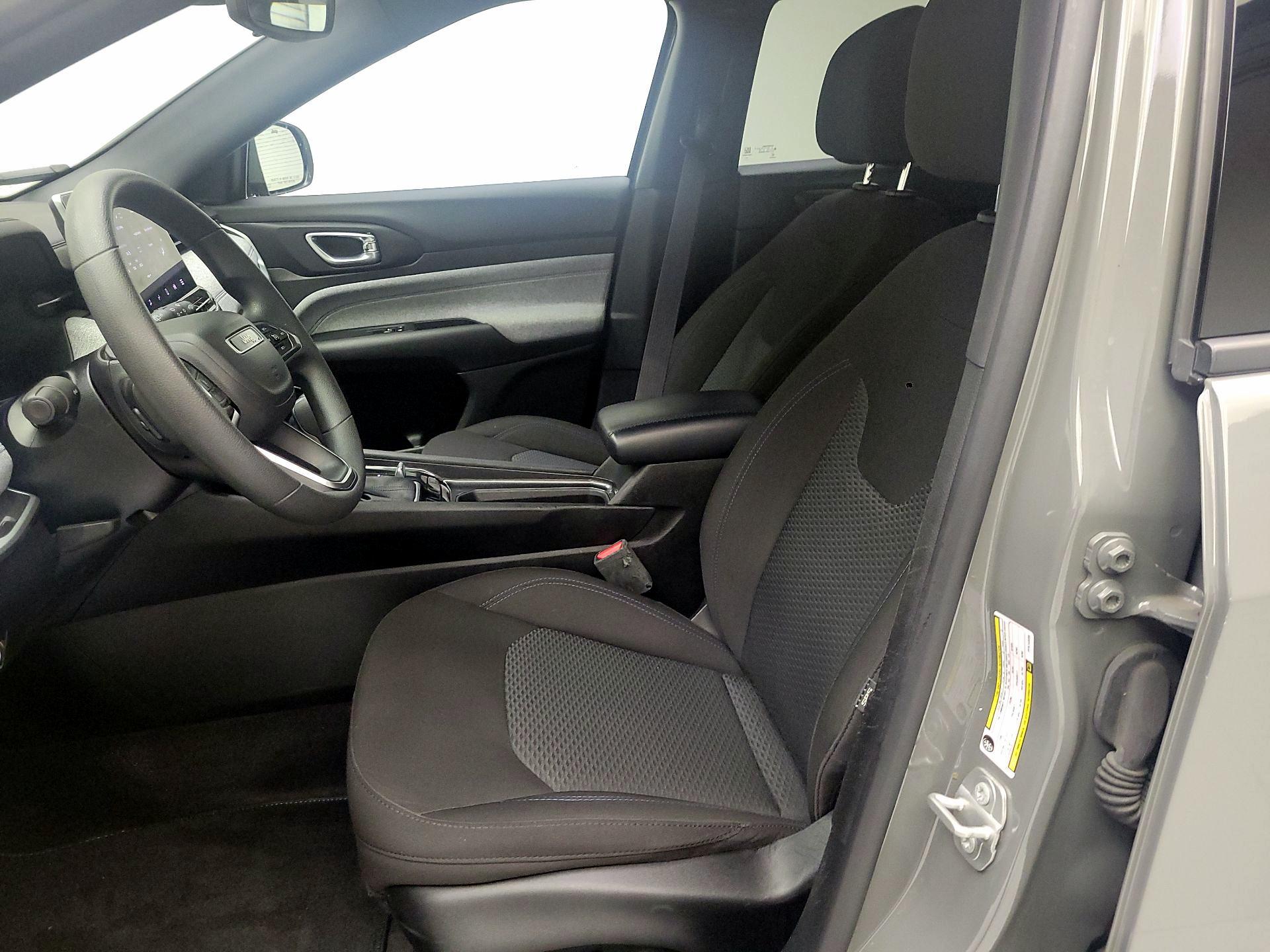 Thumbnail: 2023 Jeep Compass - 9