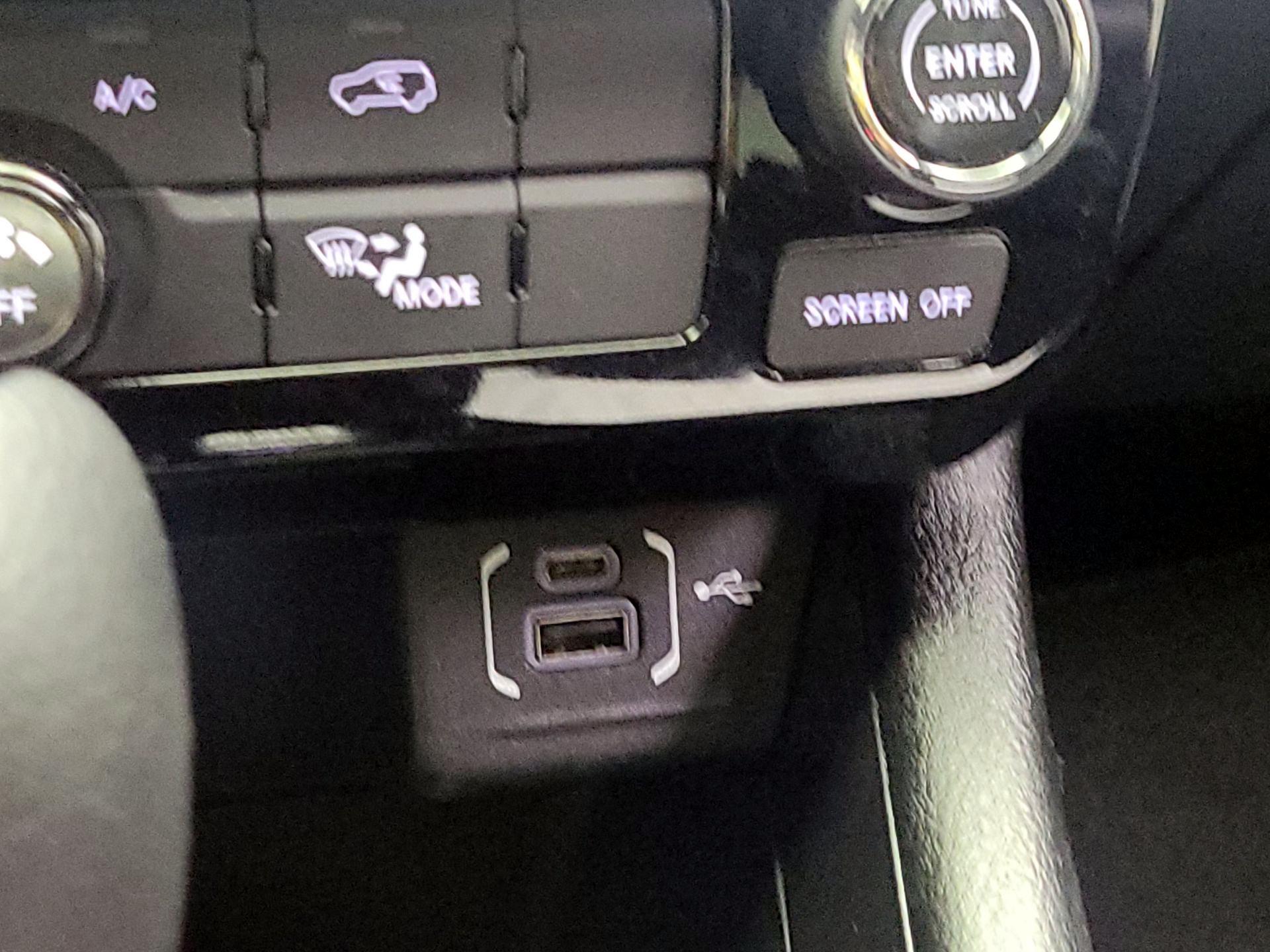 Thumbnail: 2023 Jeep Compass - 16