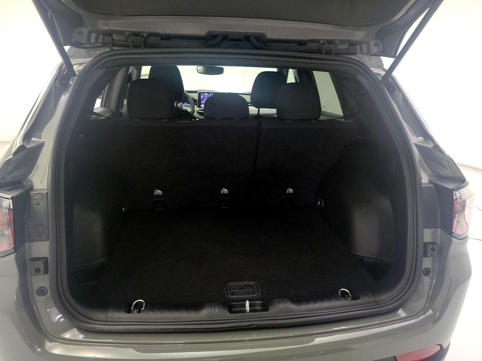 Thumbnail: 2023 Jeep Compass - 18