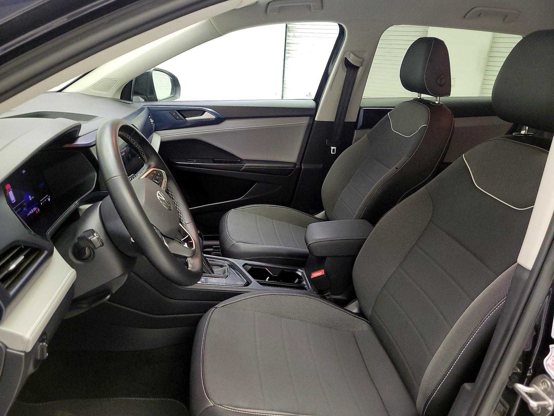 Thumbnail: 2024 Volkswagen Taos - 9