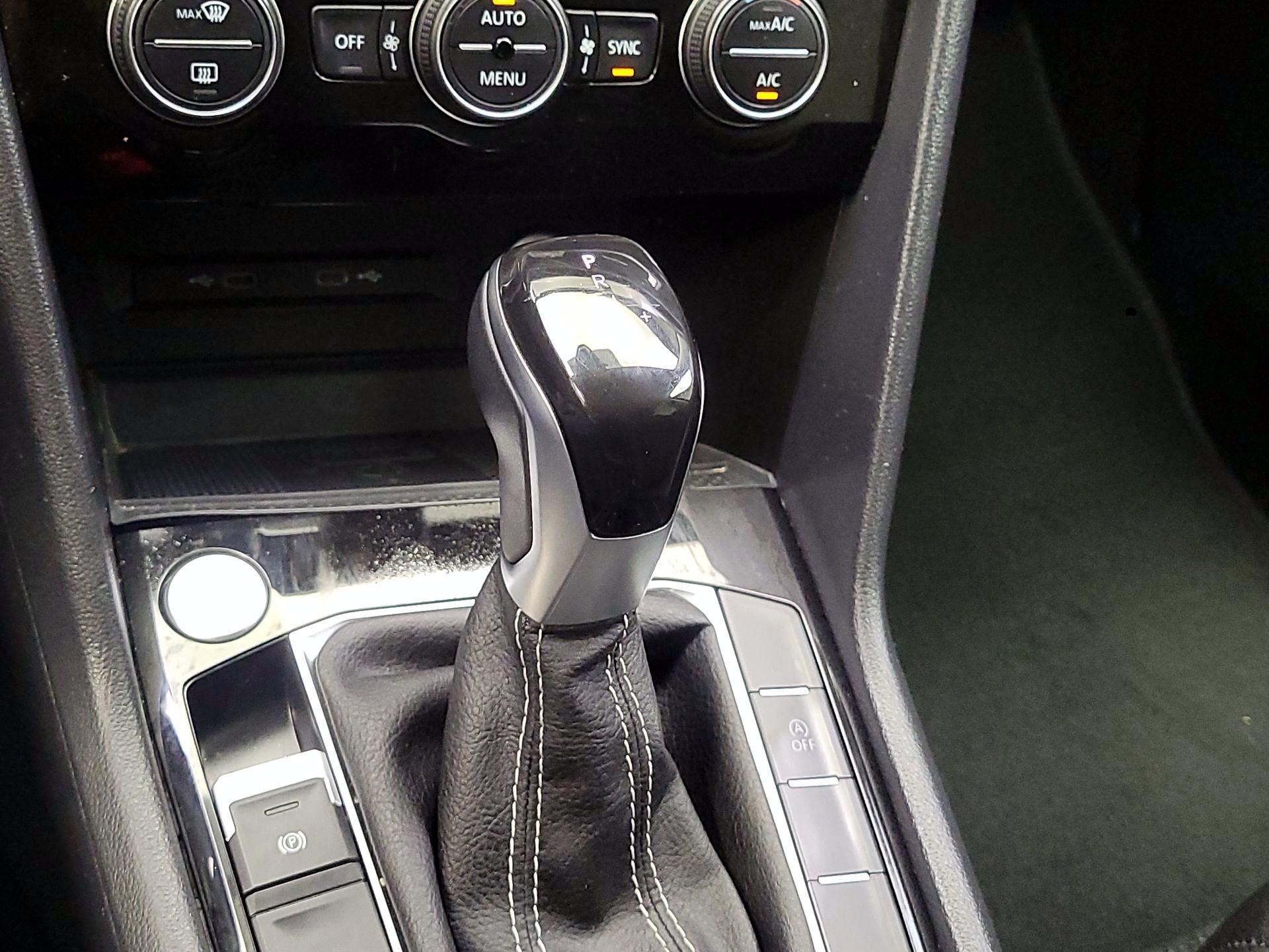 Thumbnail: 2024 Volkswagen Taos - 15