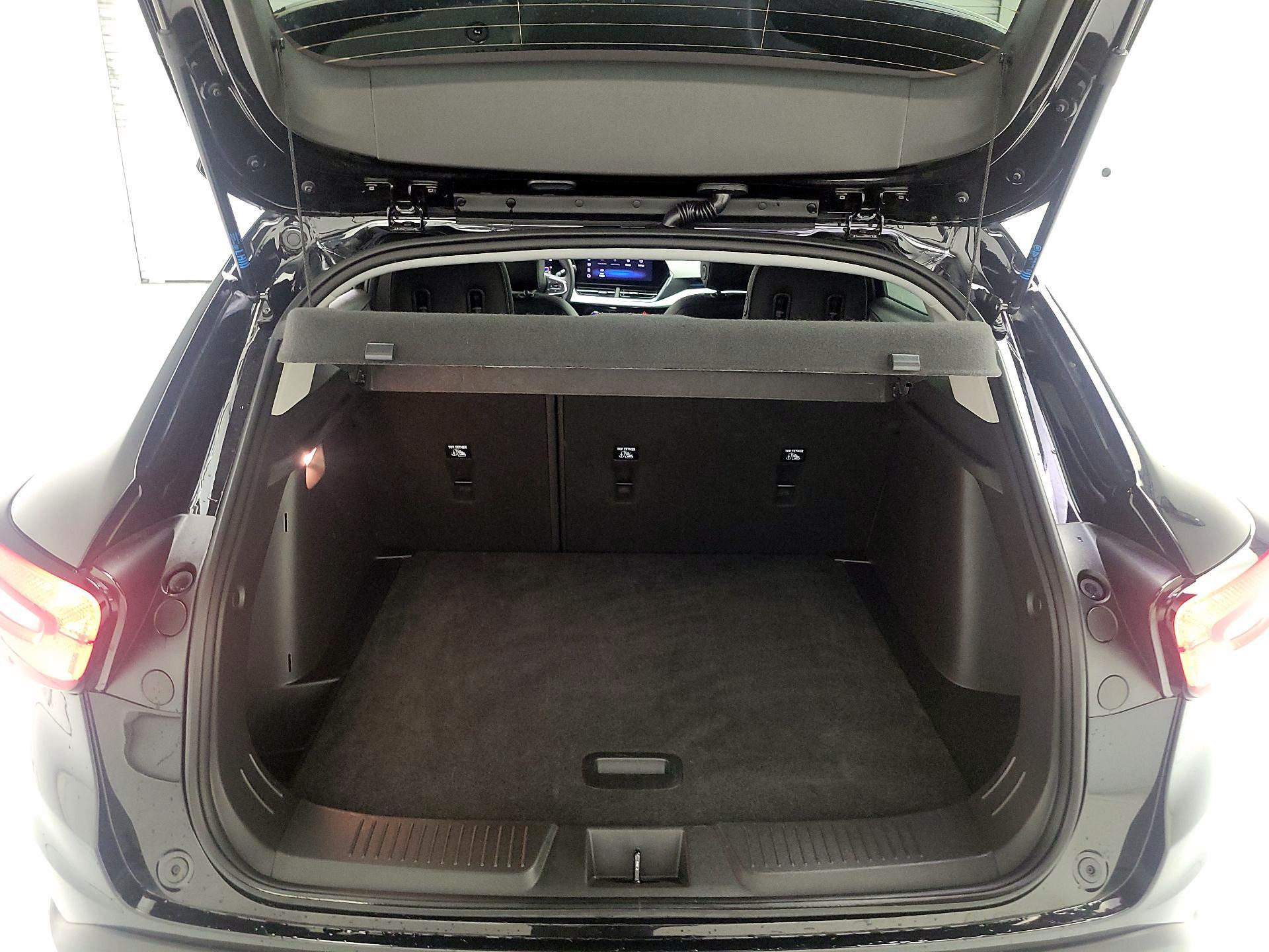 Thumbnail: 2025 Chevrolet Trax - 18