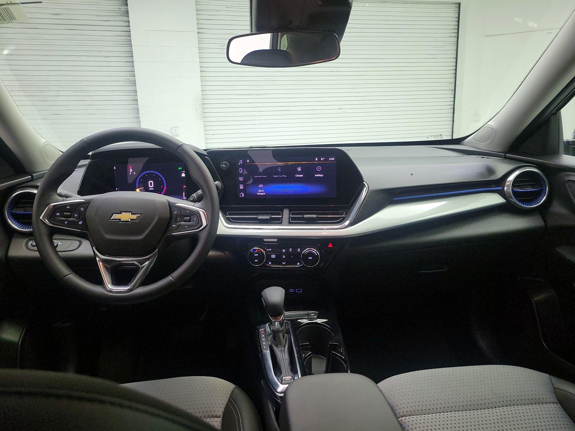 Thumbnail: 2025 Chevrolet Trax - 8