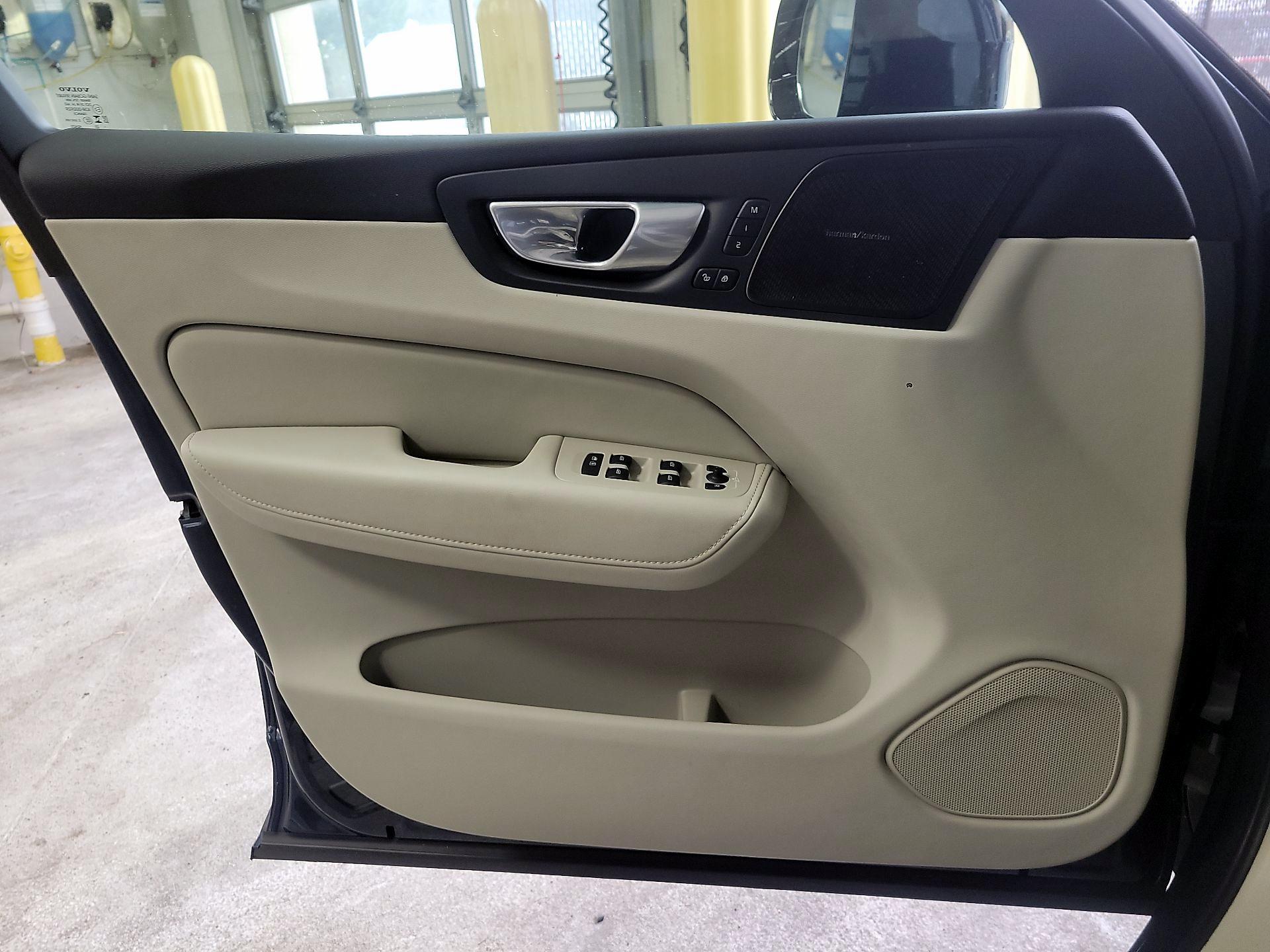 Thumbnail: 2024 Volvo XC60 - 10