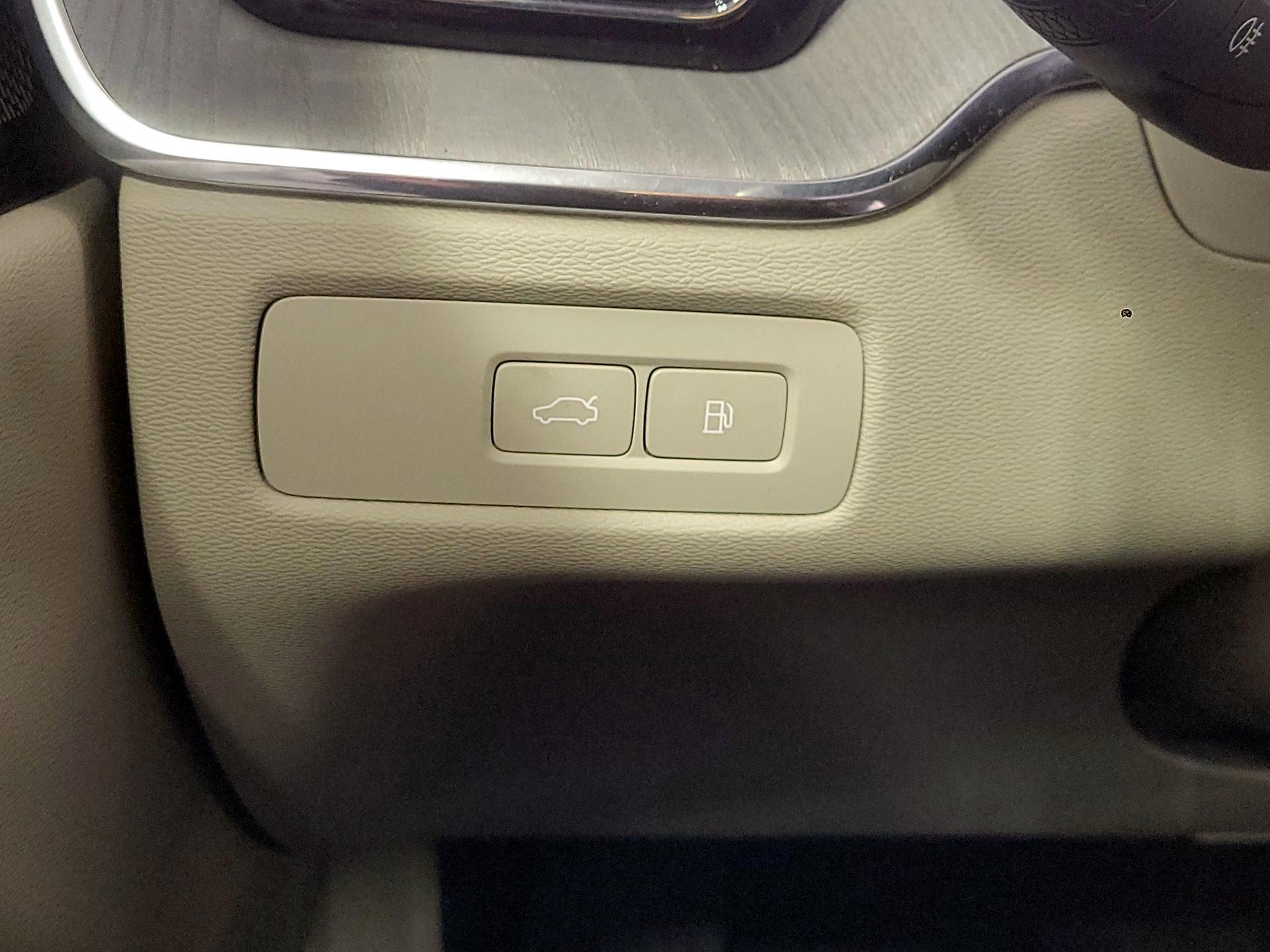 Thumbnail: 2024 Volvo XC60 - 11