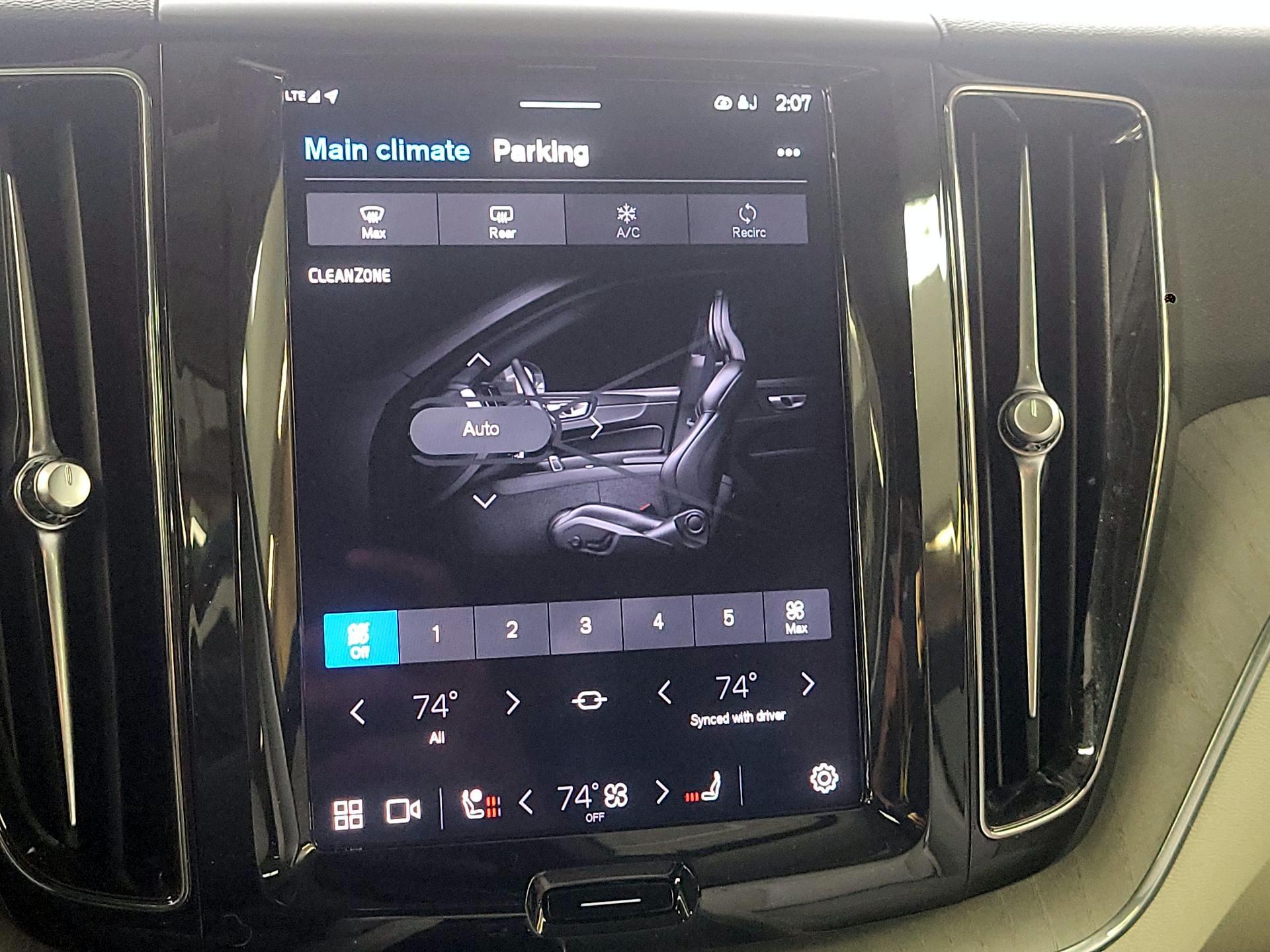 Thumbnail: 2024 Volvo XC60 - 15