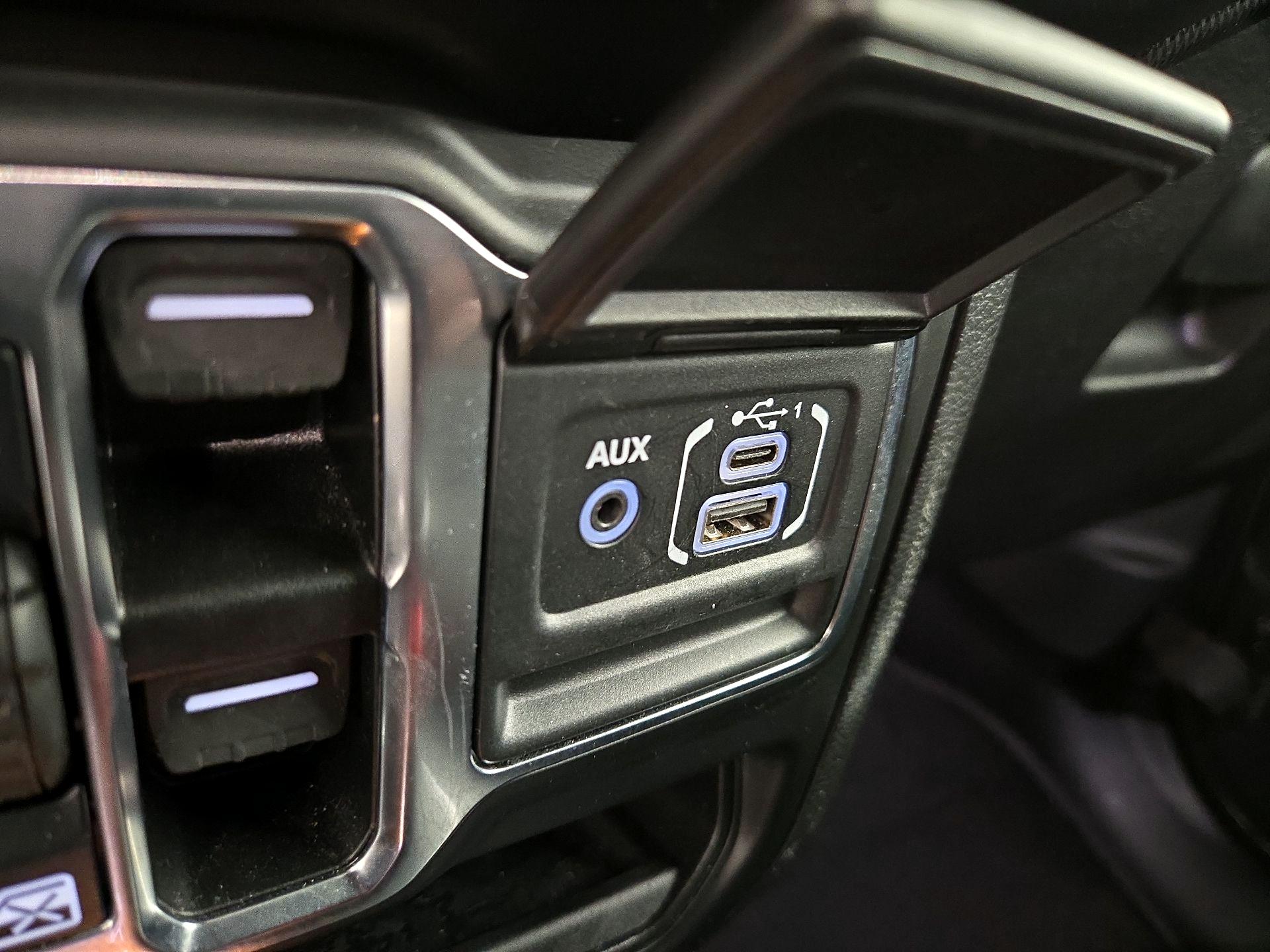 Thumbnail: 2022 Jeep Wrangler - 18