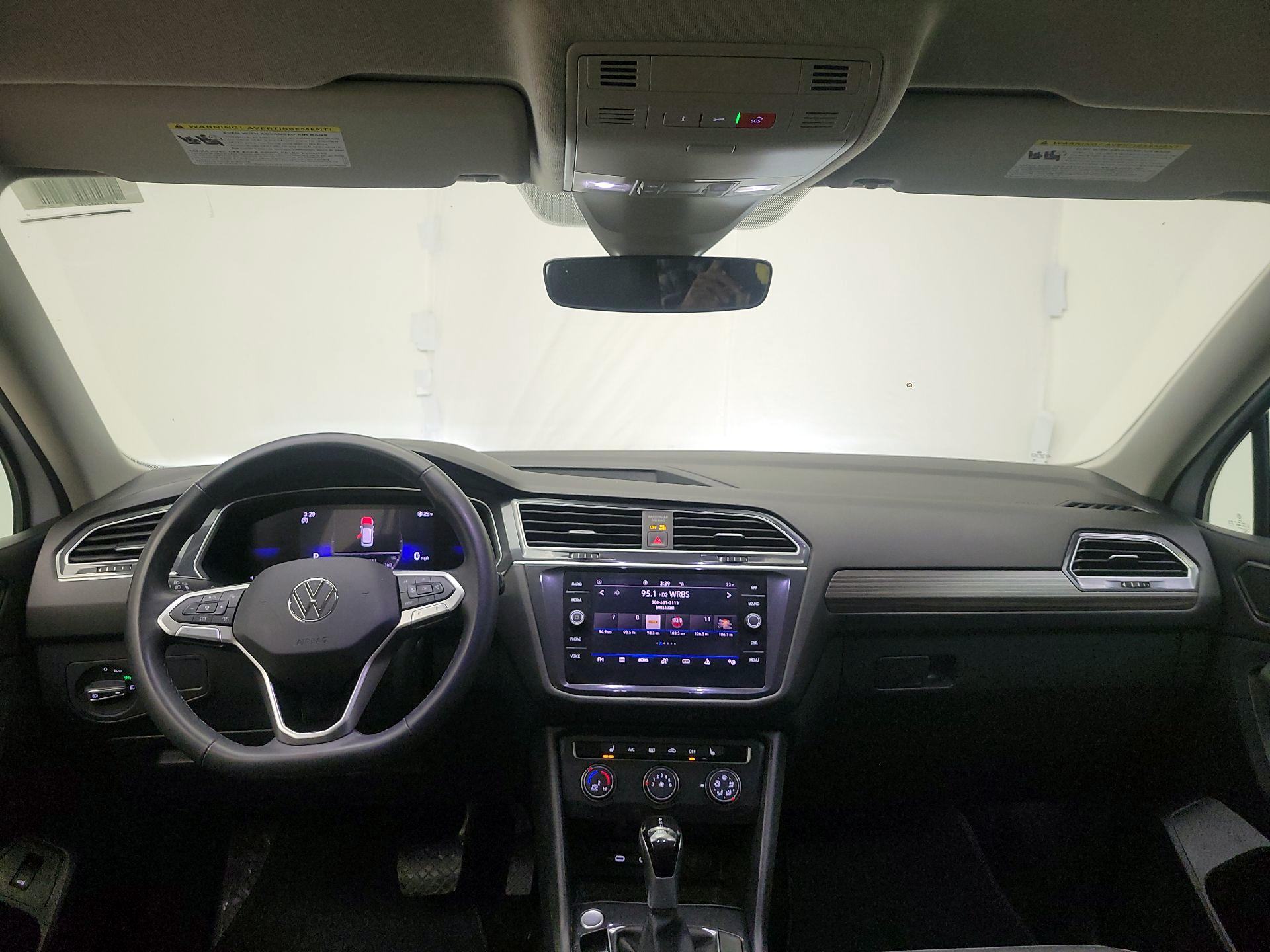 Thumbnail: 2024 Volkswagen Tiguan - 9