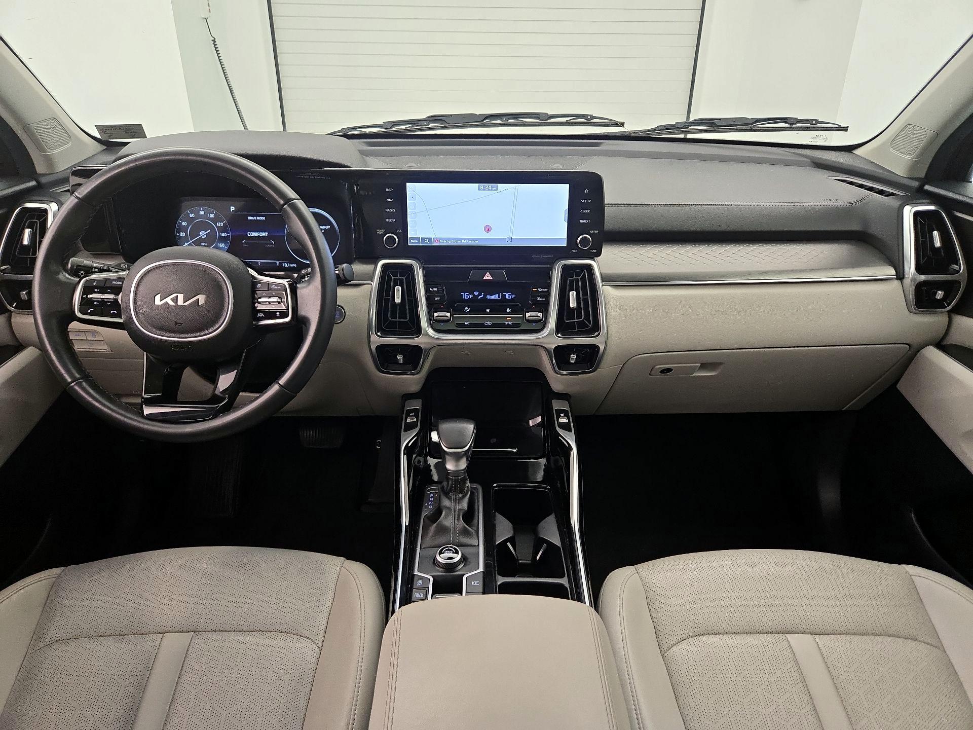 Thumbnail: 2023 Kia Sorento - 9