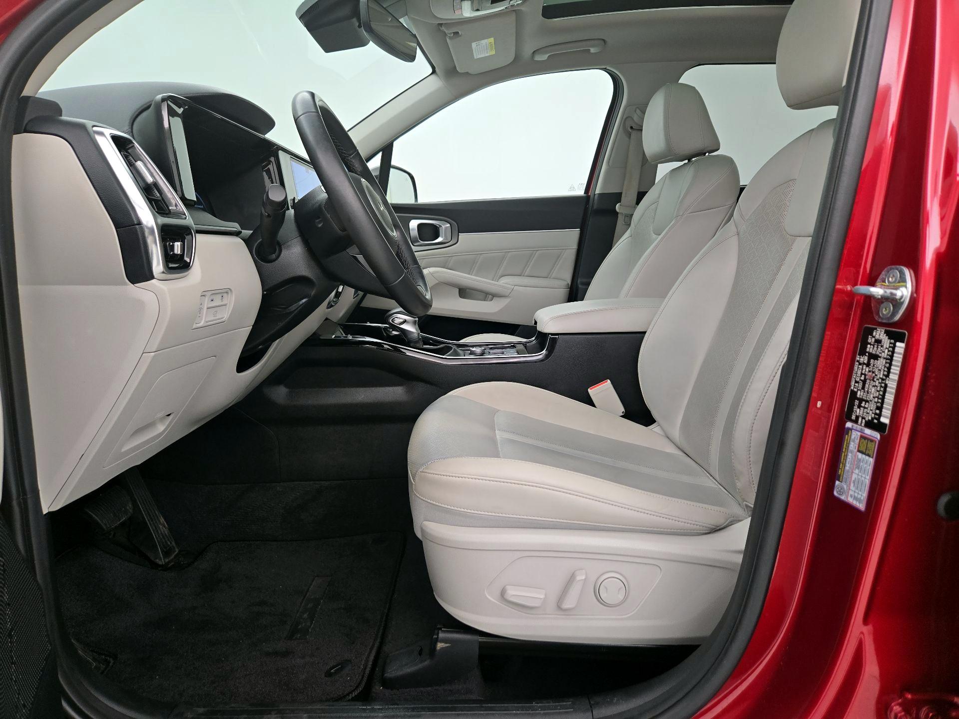 Thumbnail: 2023 Kia Sorento - 11