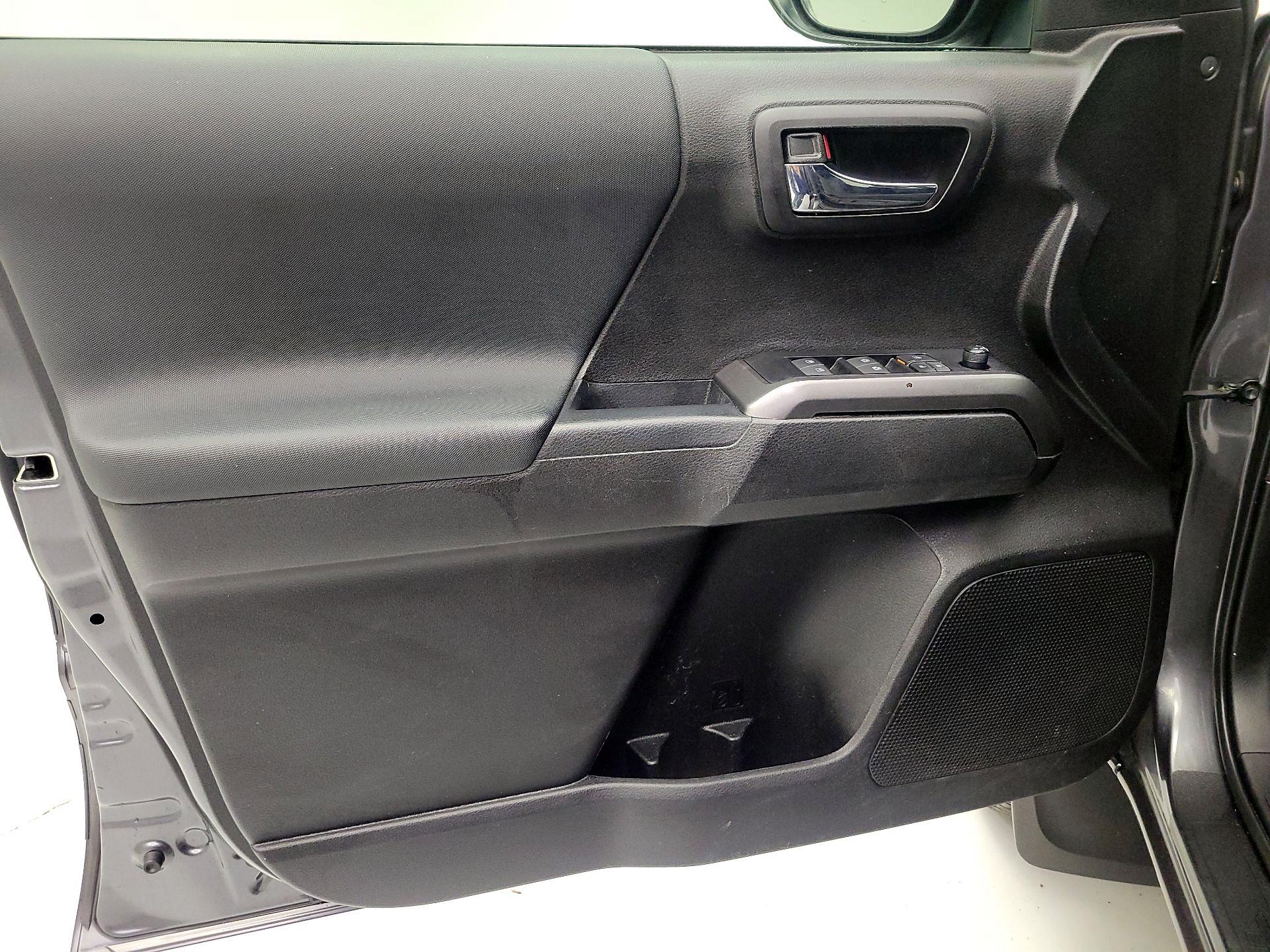 Thumbnail: 2023 Toyota Tacoma - 10