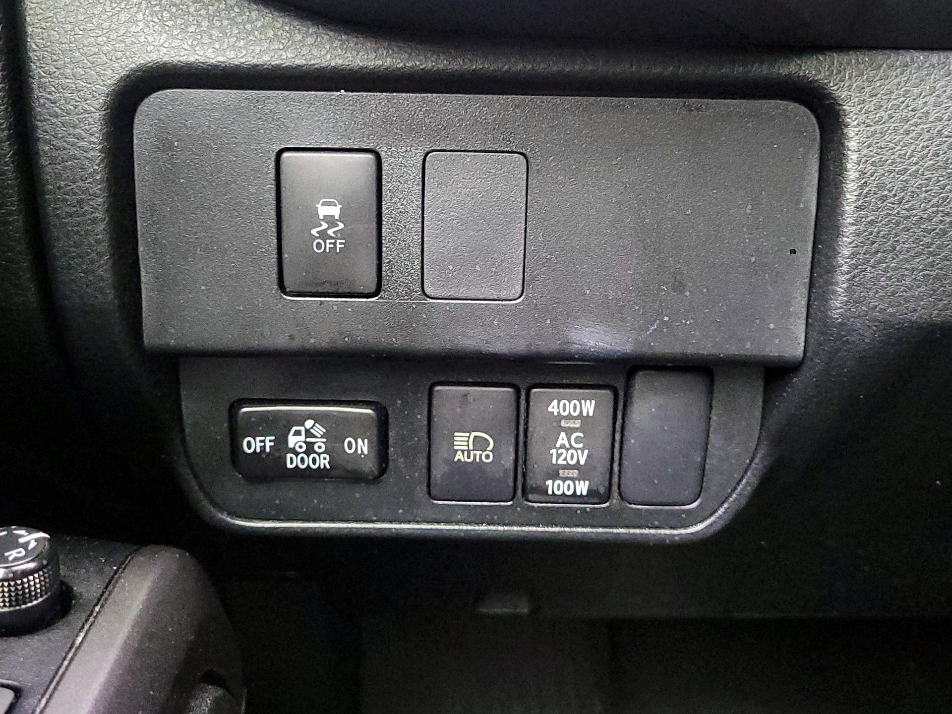 Thumbnail: 2023 Toyota Tacoma - 11