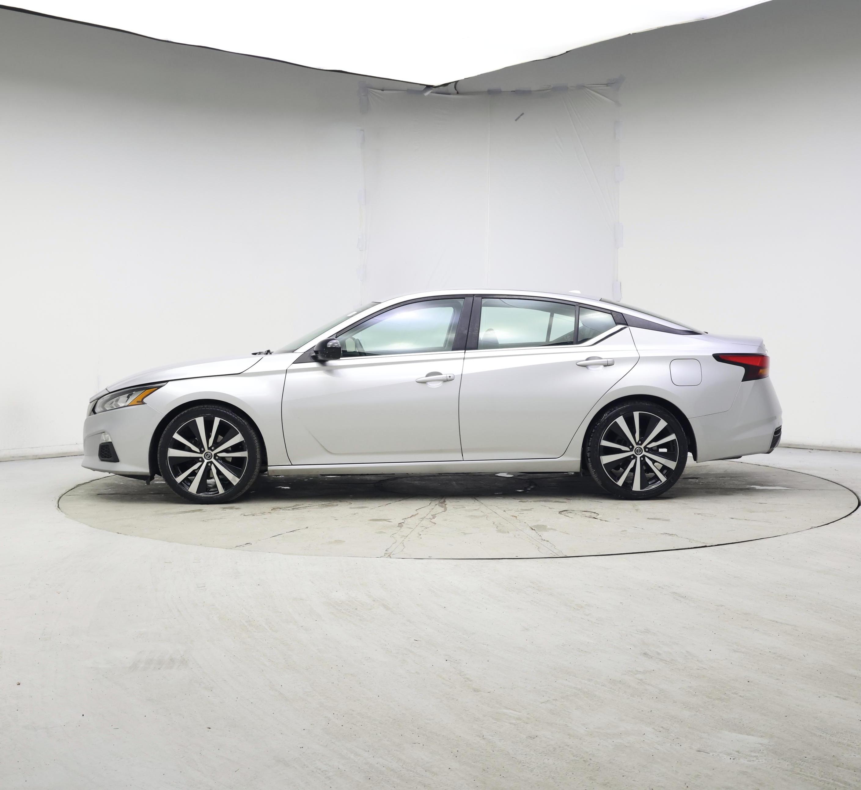 Thumbnail: 2020 Nissan Altima - 3