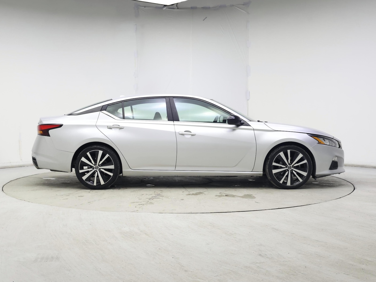 2020 Nissan Altima SR - Photo 8