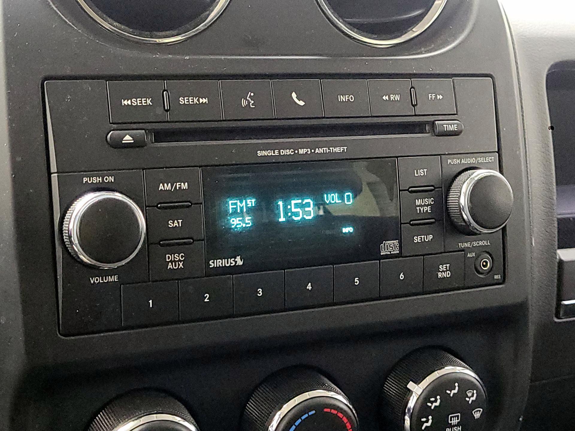 Thumbnail: 2016 Jeep Patriot - 11